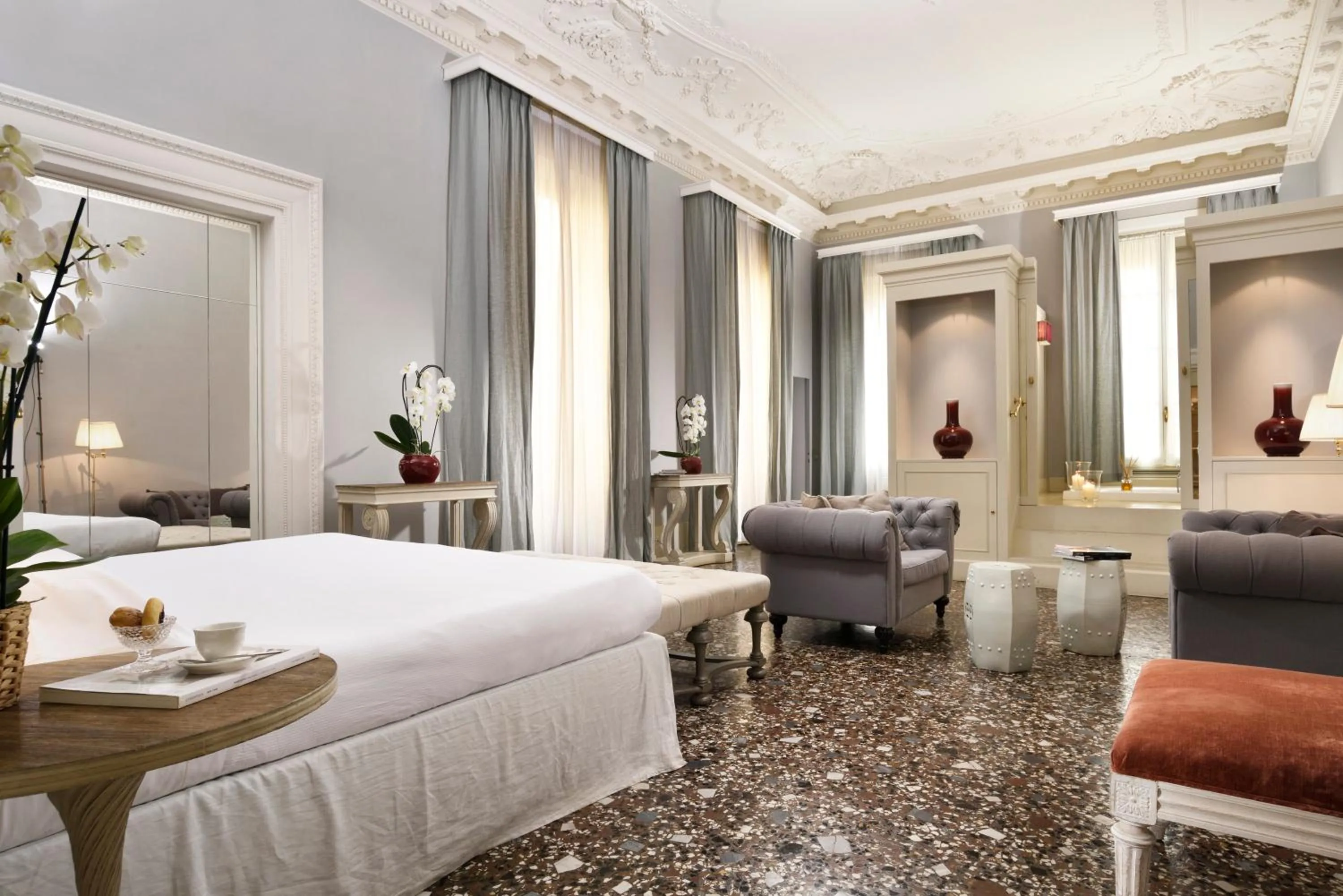 Bedroom, Bed in Al Palazzo del Marchese di Camugliano Residenza d'Epoca