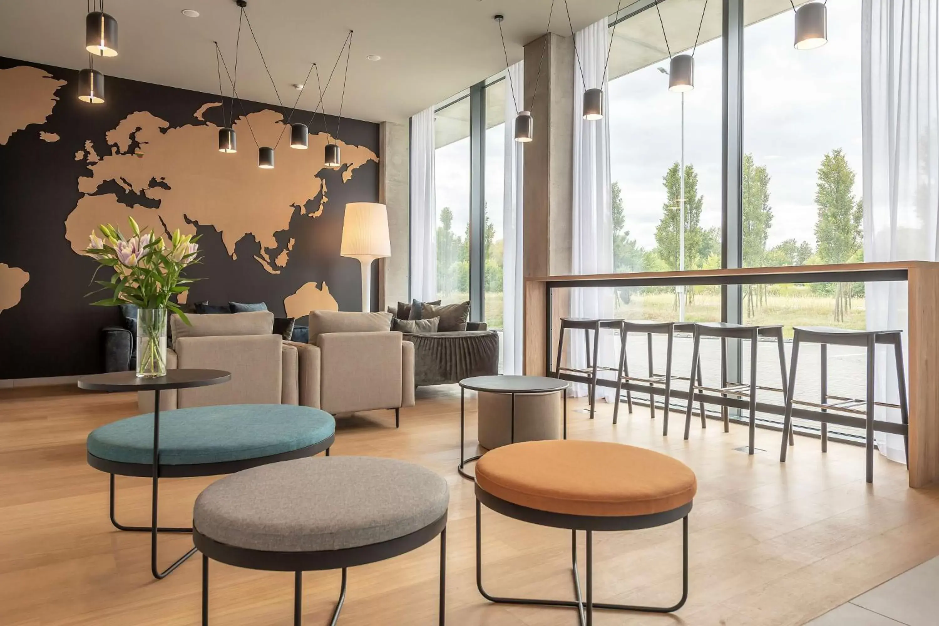 Lobby or reception, Lounge/Bar in Park Inn by Radisson Vilnius Airport Hotel & Business Centre