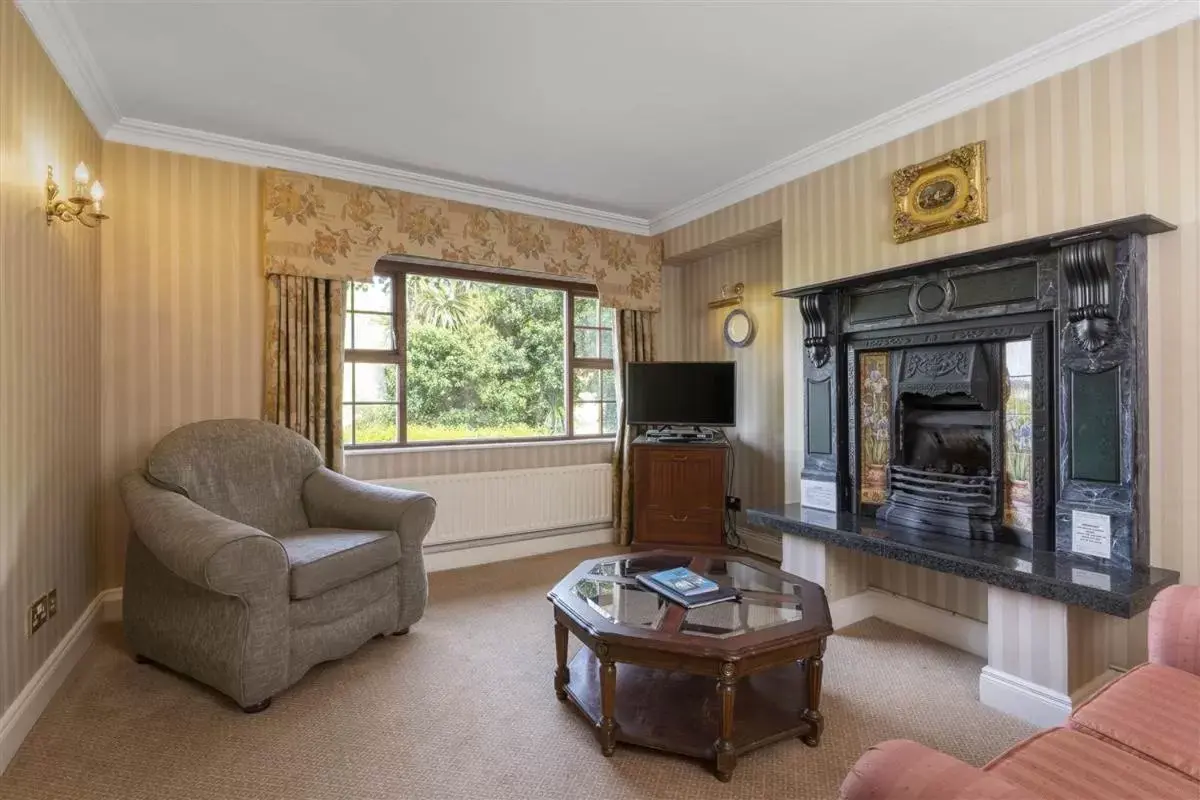 Living room in Abbeyglen Castle Hotel Living room in Abbeyglen Castle Hotel