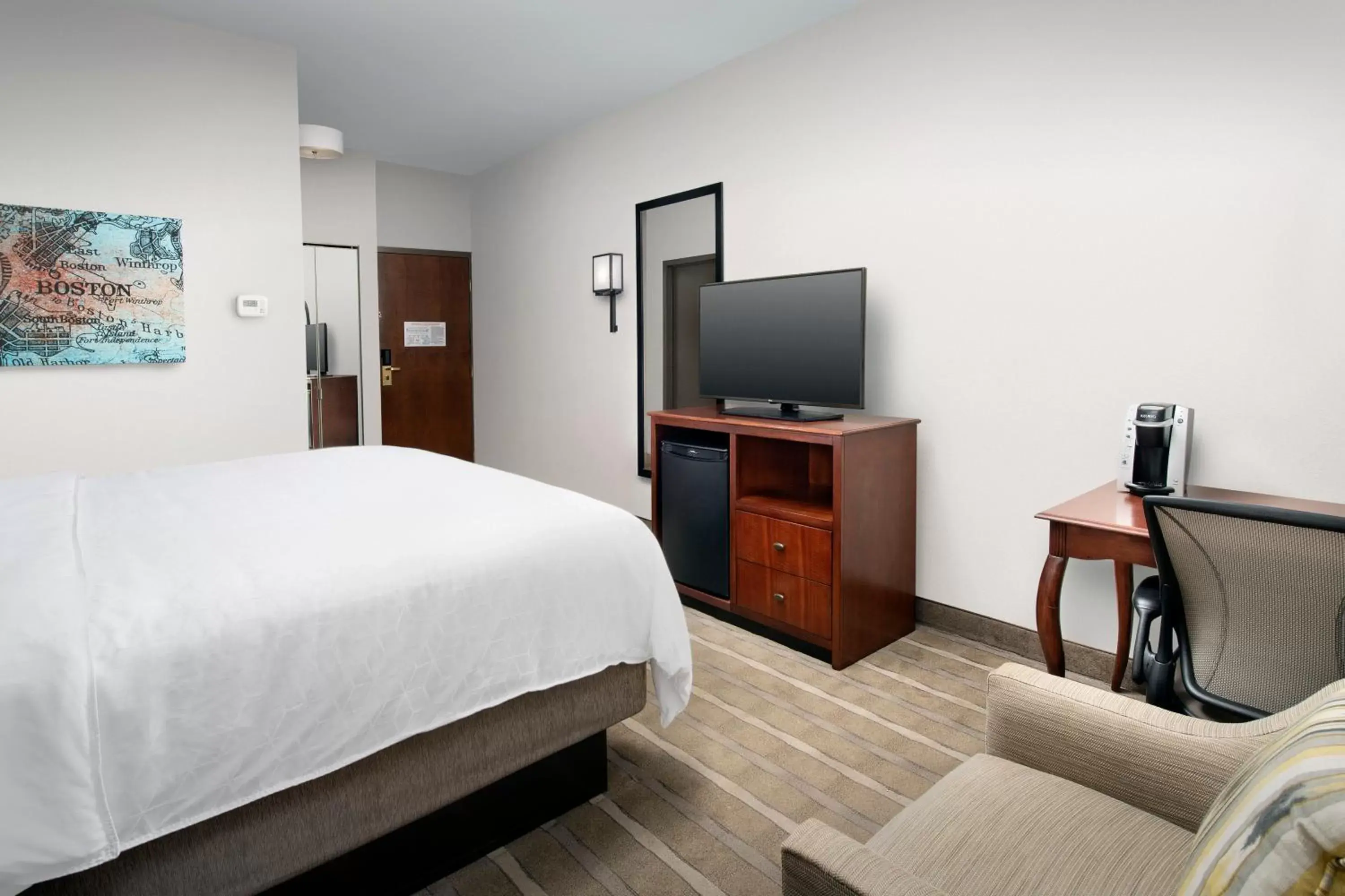 Photo of the whole room, Bed in Holiday Inn Express Boston North-Woburn, an IHG Hotel