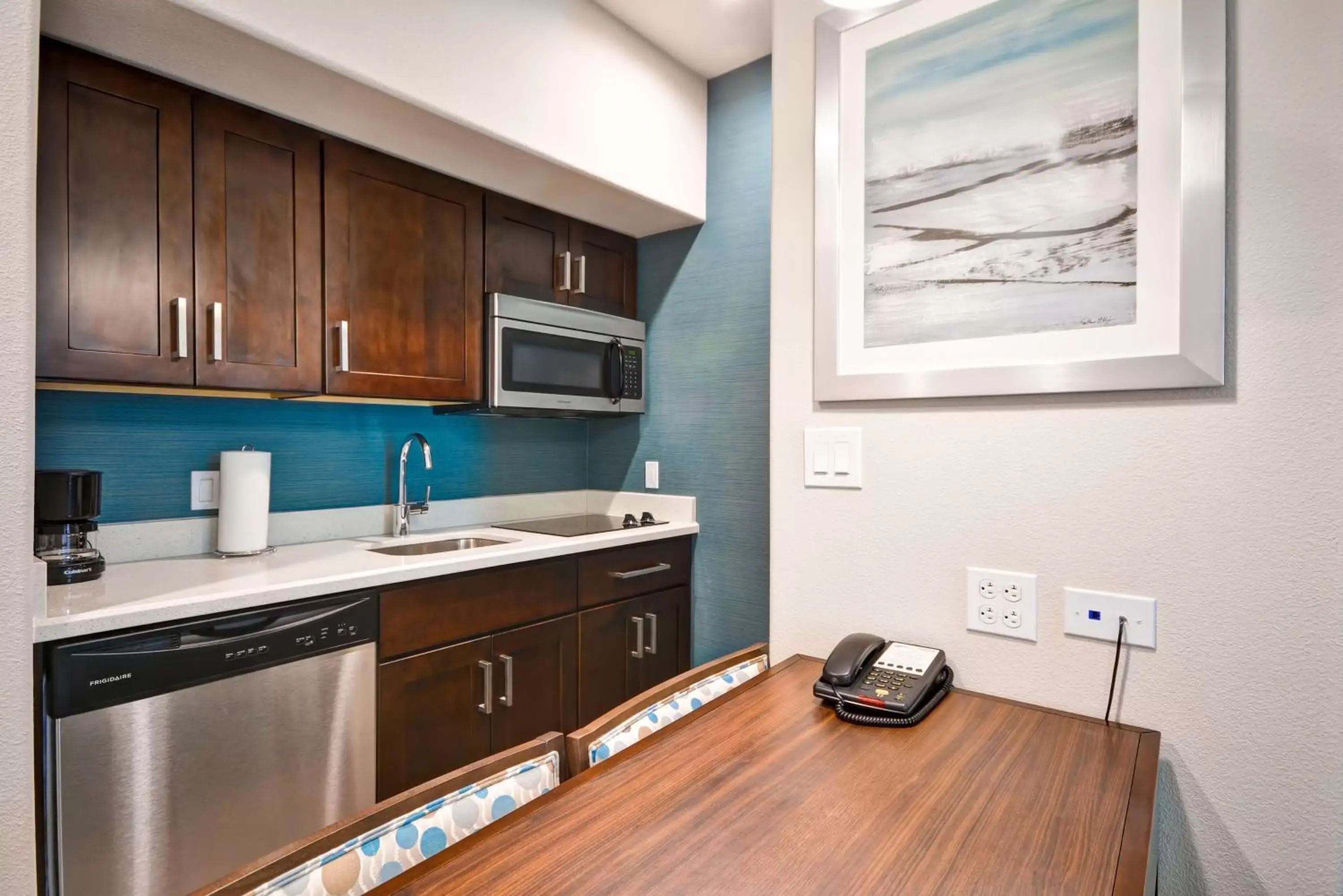 Kitchen or kitchenette, Kitchen/Kitchenette in Homewood Suites By Hilton Galveston