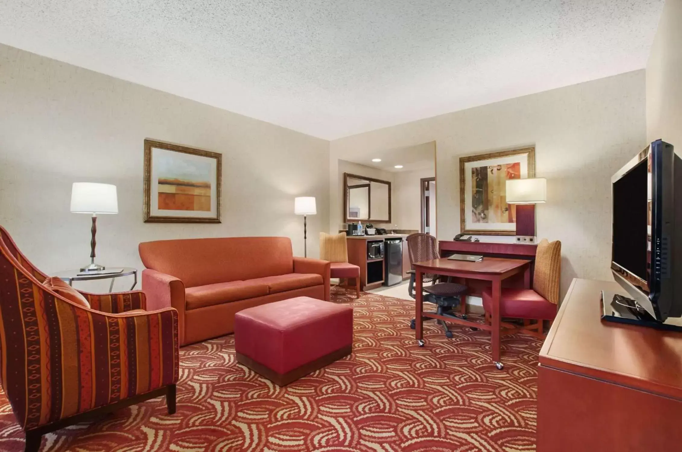 Living room, Seating Area in Embassy Suites by Hilton San Marcos Hotel Conference Center
