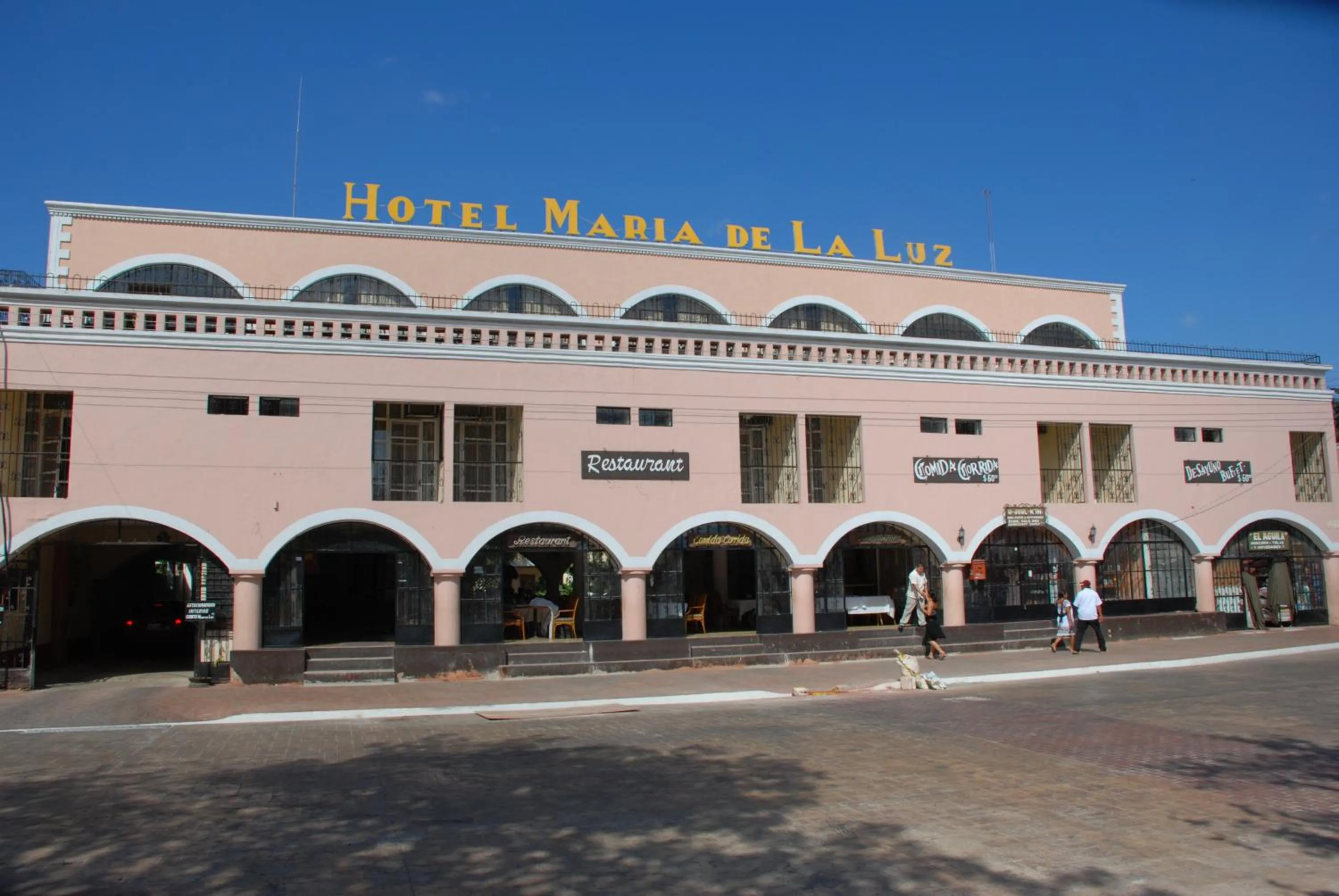 Property Building in Hotel María de la Luz by Rotamundos