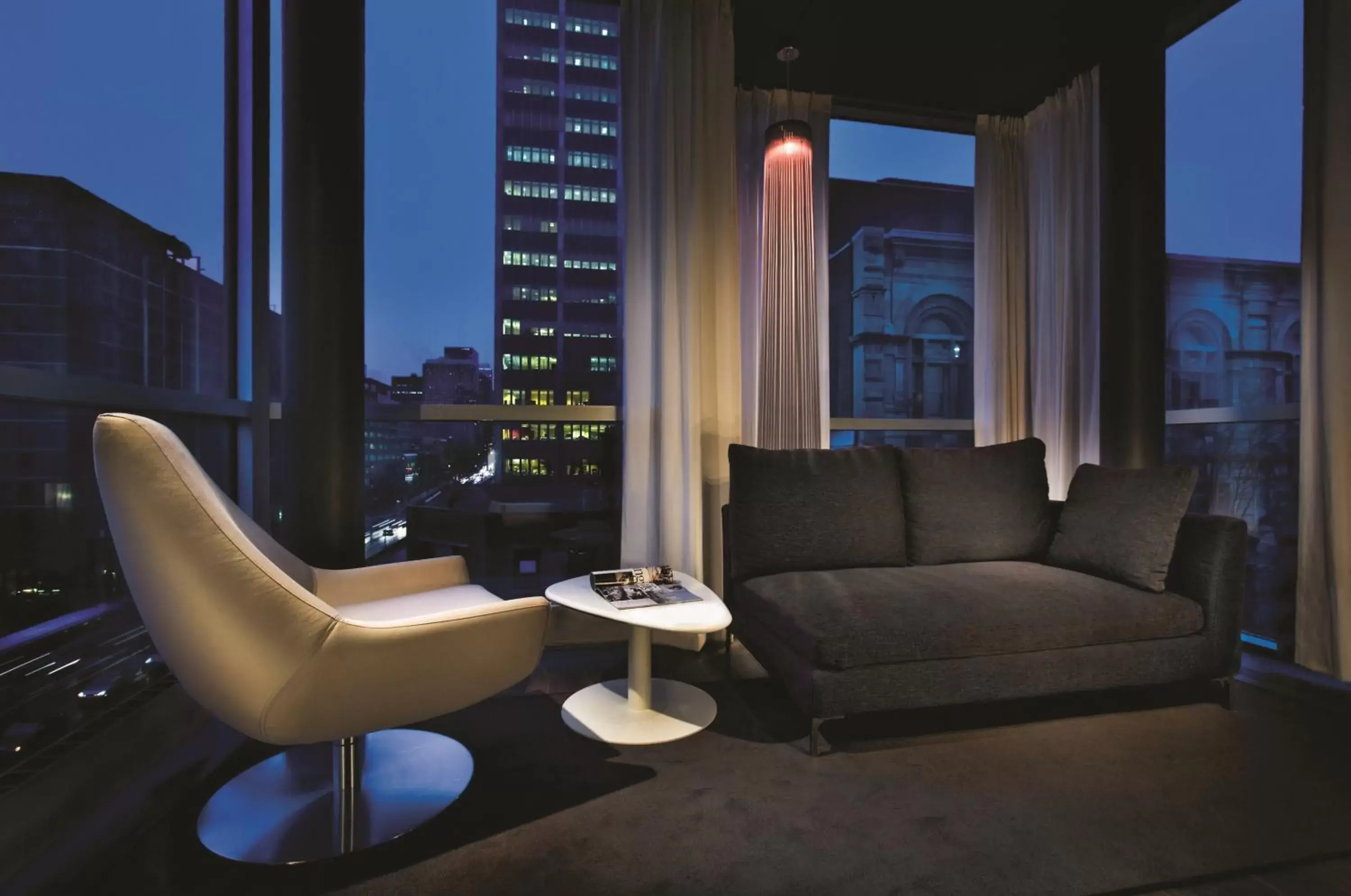 View (from property/room), Seating Area in Hotel Zero 1 Montreal