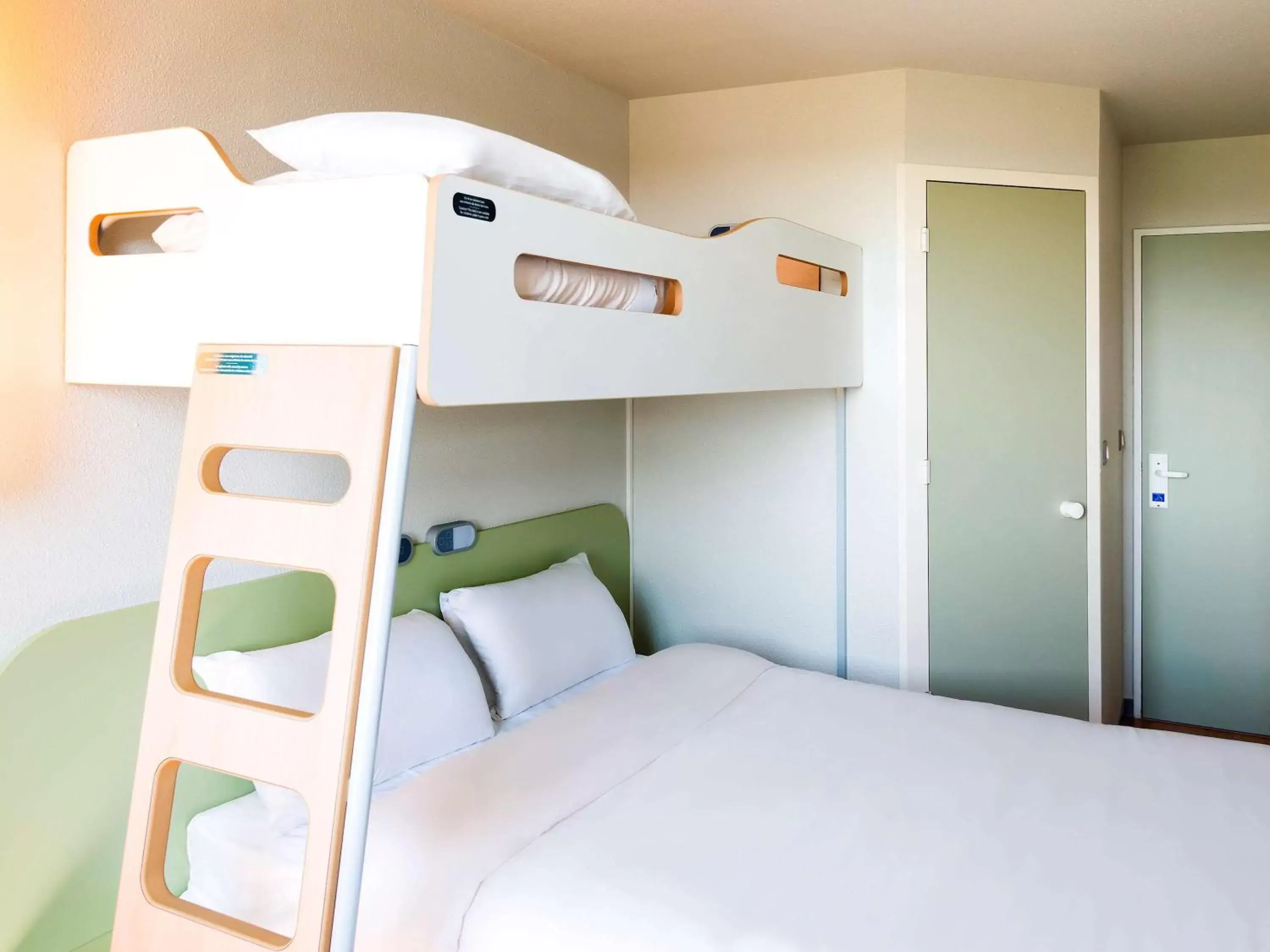 Photo of the whole room, Bunk Bed in ibis budget Granville