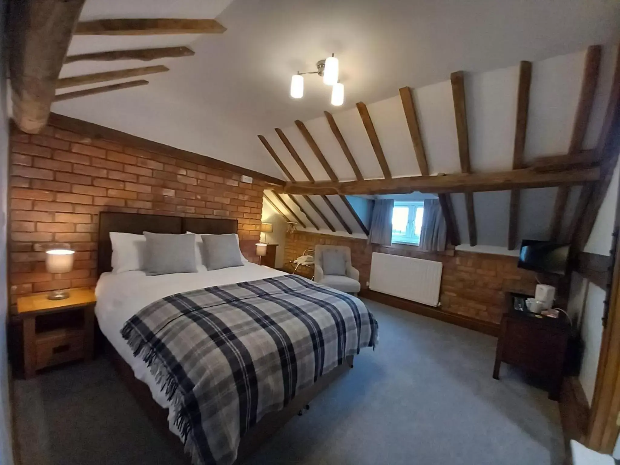 Photo of the whole room, Bed in The Dolfor Inn