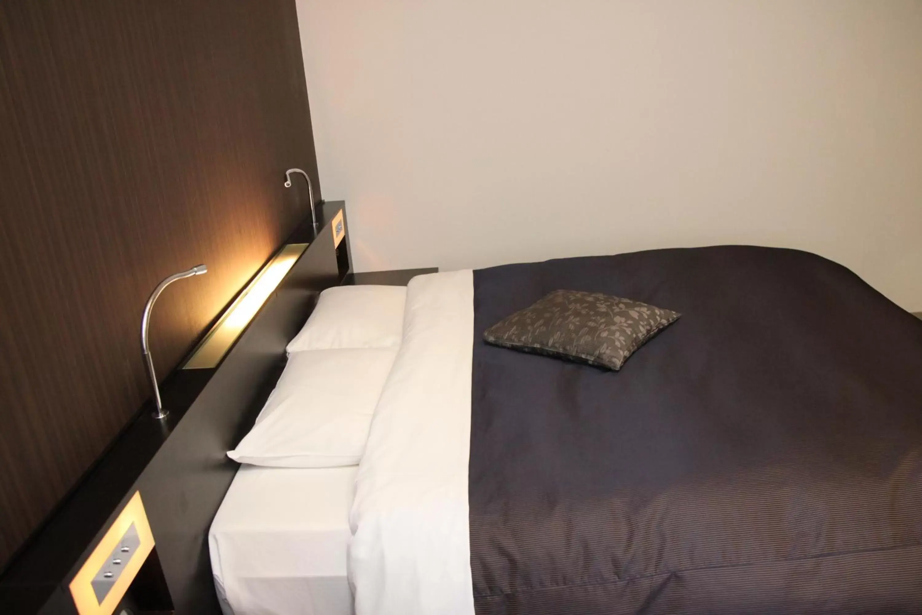 Bedroom, Bed in Shin Osaka Washington Hotel Plaza