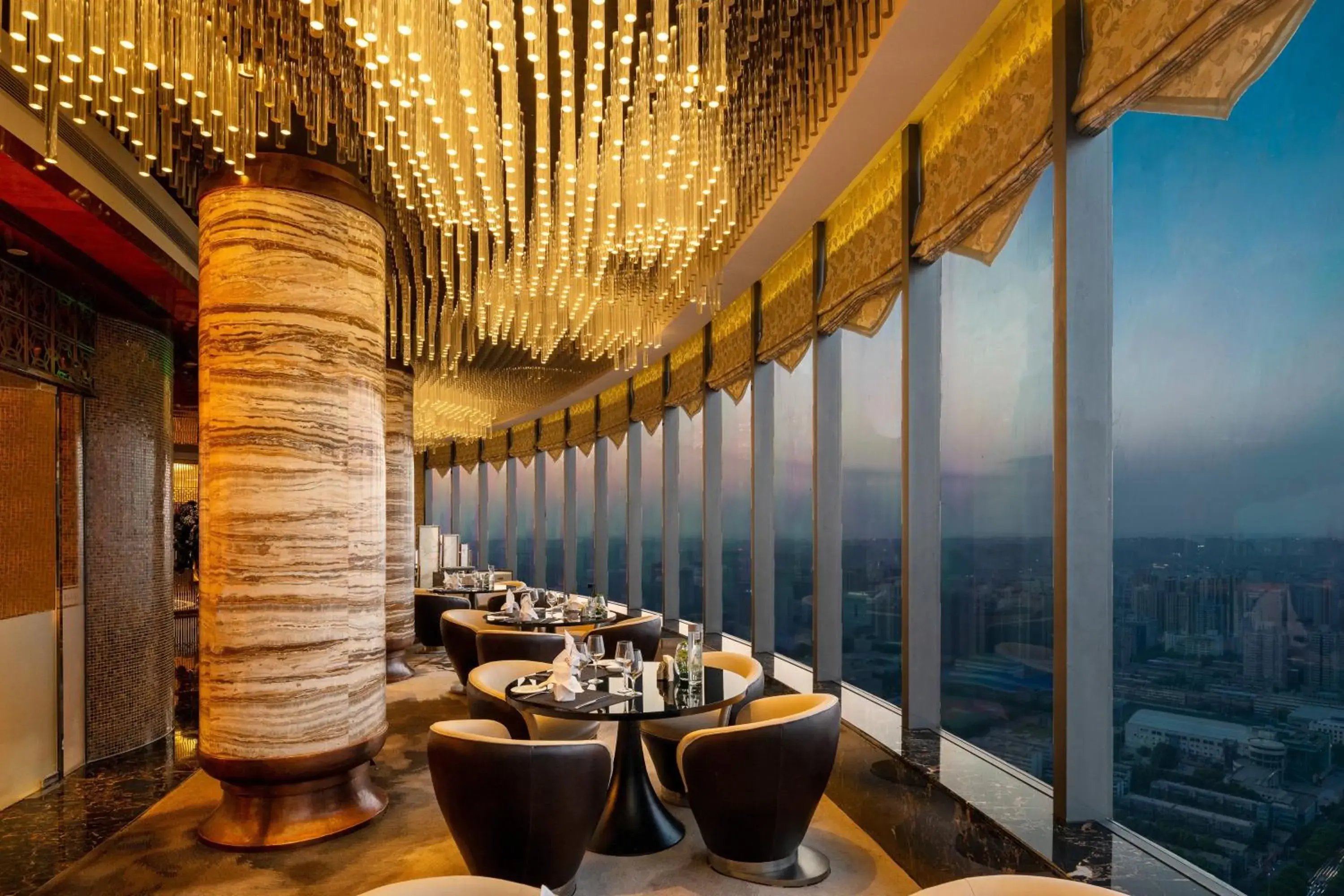 Restaurant/Places to Eat in Crowne Plaza Xi'an, an IHG Hotel