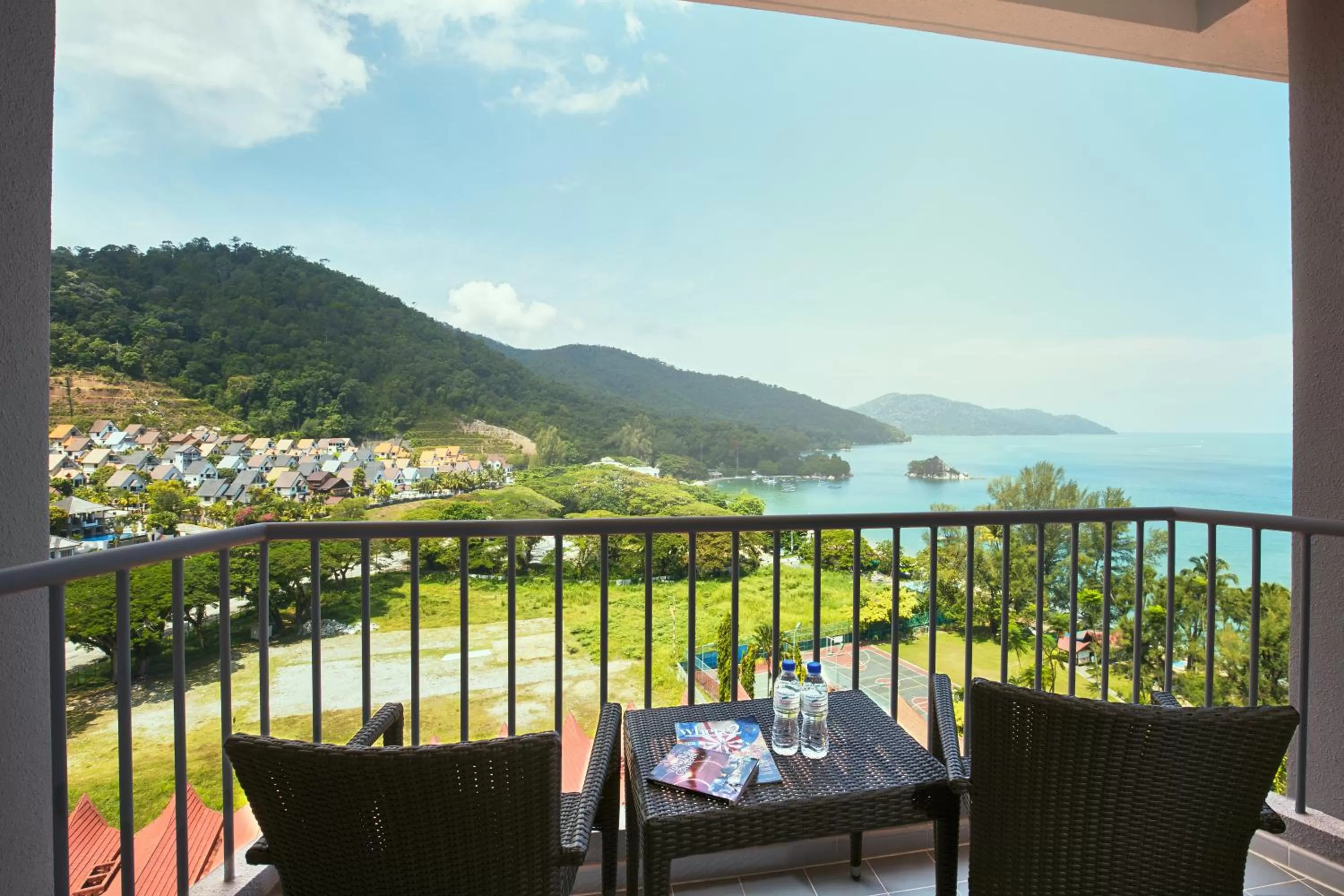 Balcony/Terrace in The Bayview Beach Resort