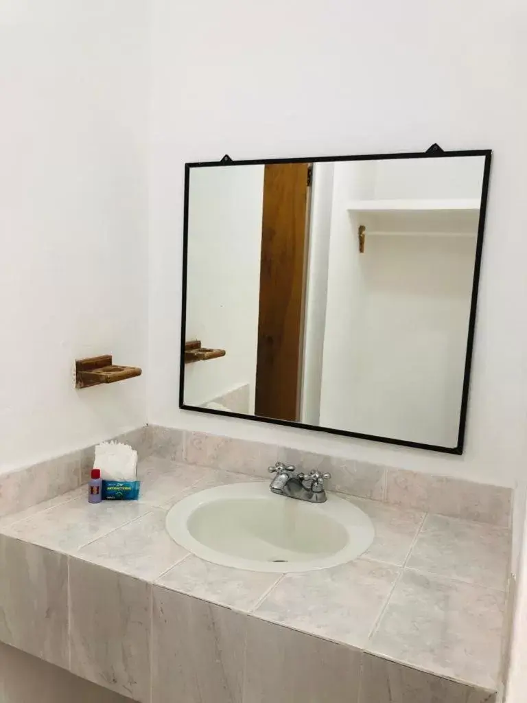 Bathroom in Hotel Los Leones