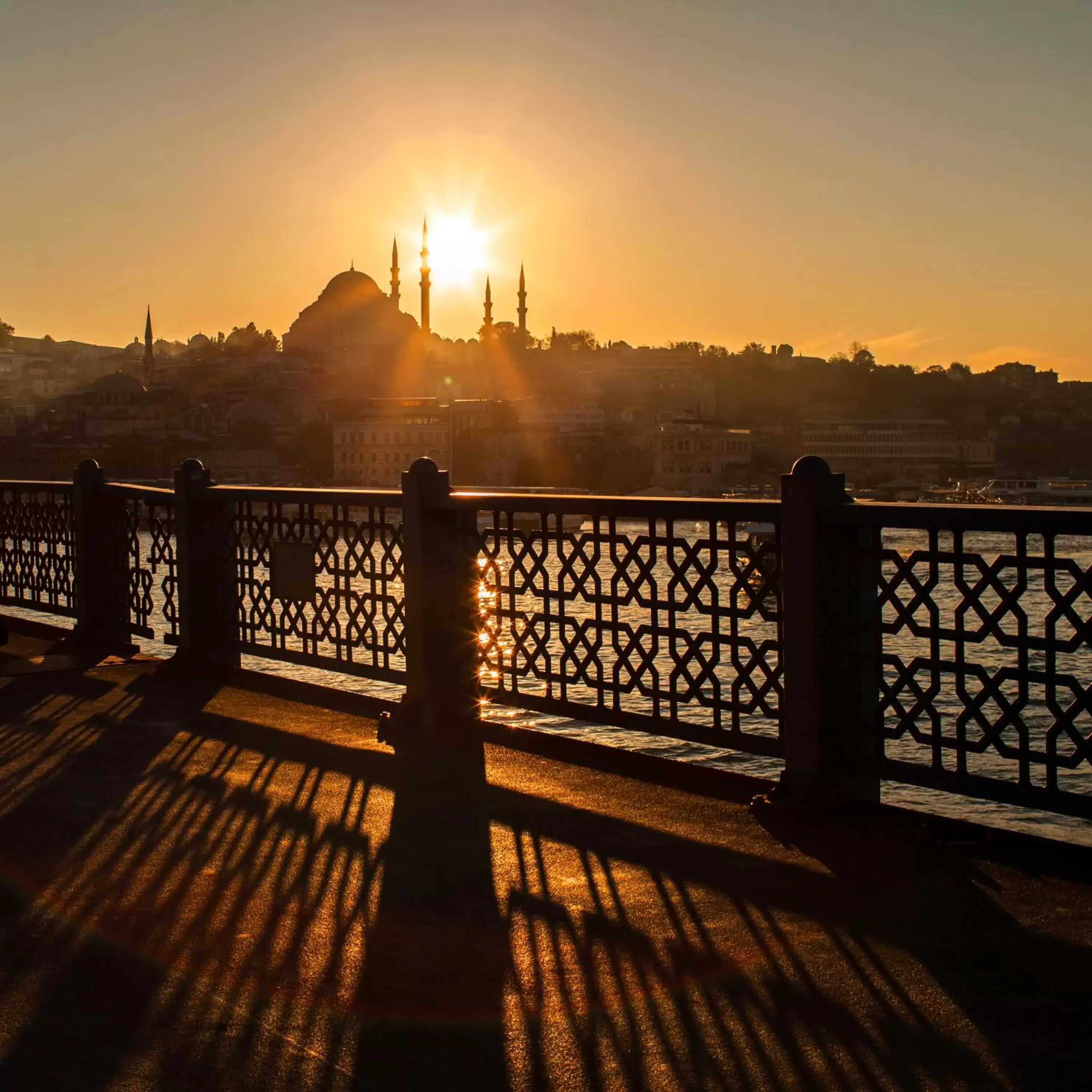 Nearby landmark, Sunrise/Sunset in 10 Karakoy Istanbul