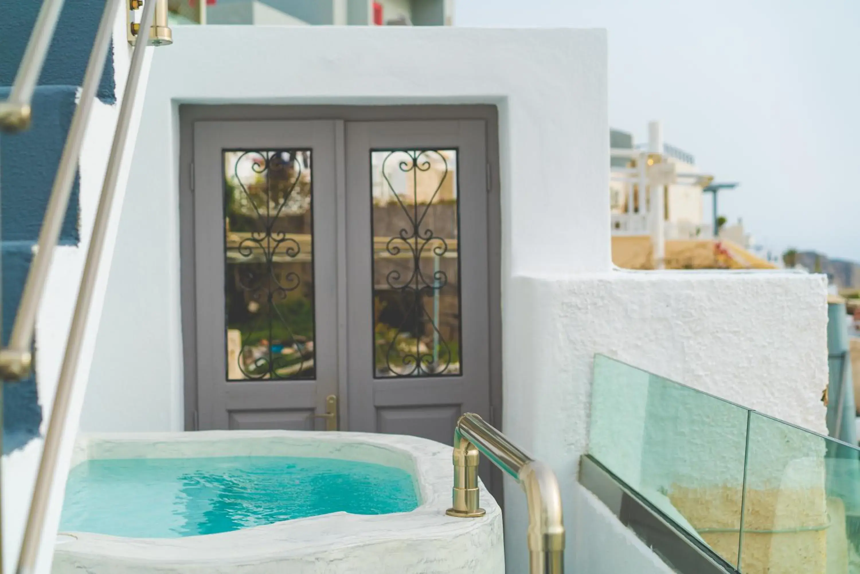 Hot Tub, Swimming Pool in Modernity Suites