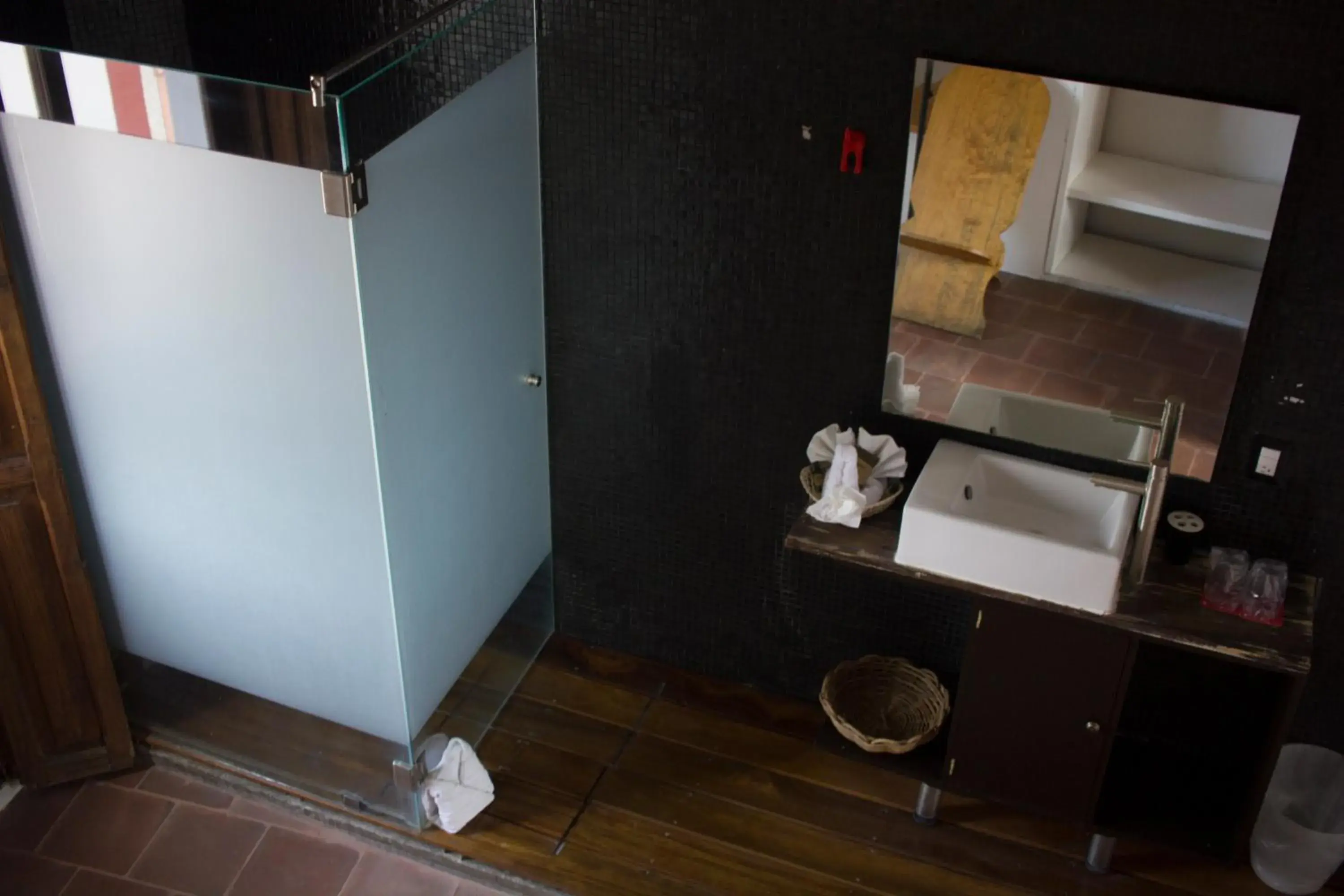 Bathroom, Coffee/Tea Facilities in Kuku Ruku Hotel