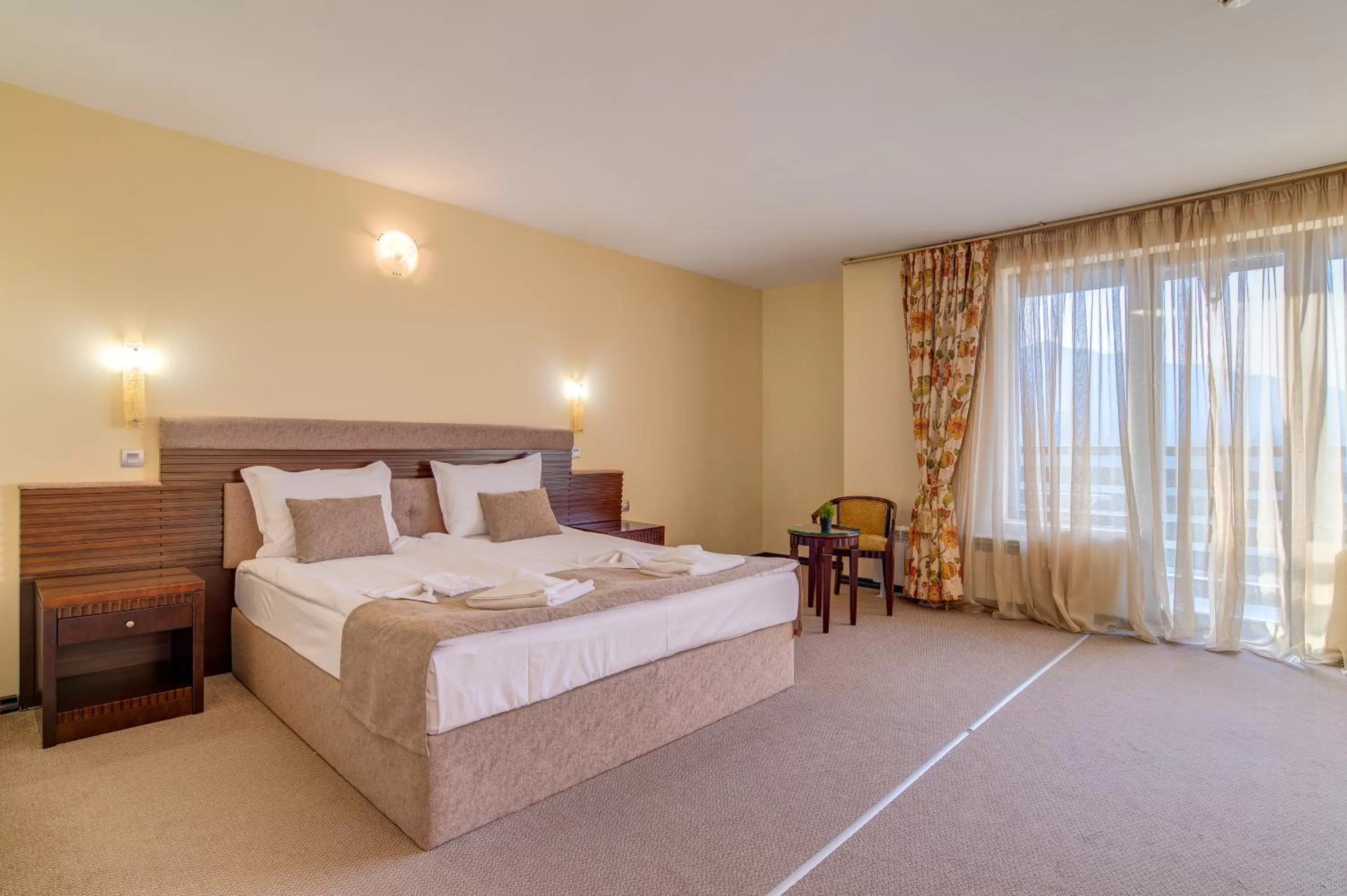 Bed in Hotel Bansko SPA & Holidays - Free Parking