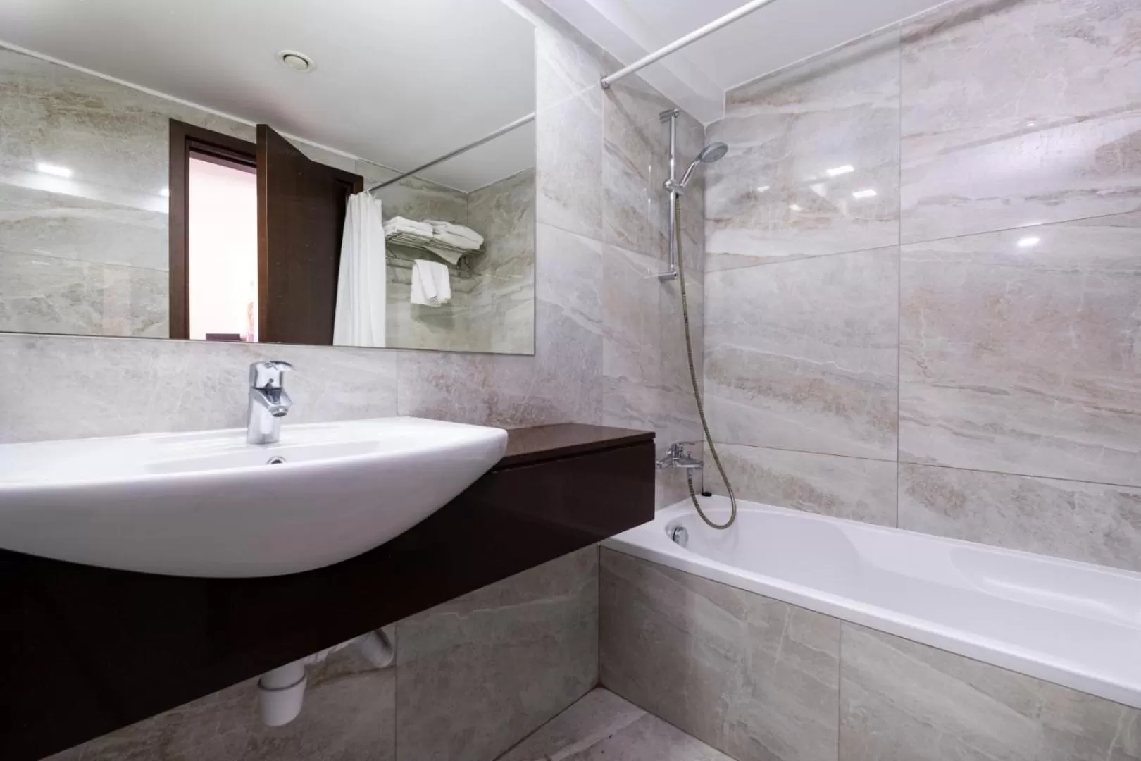 Livadhiotis City Hotel