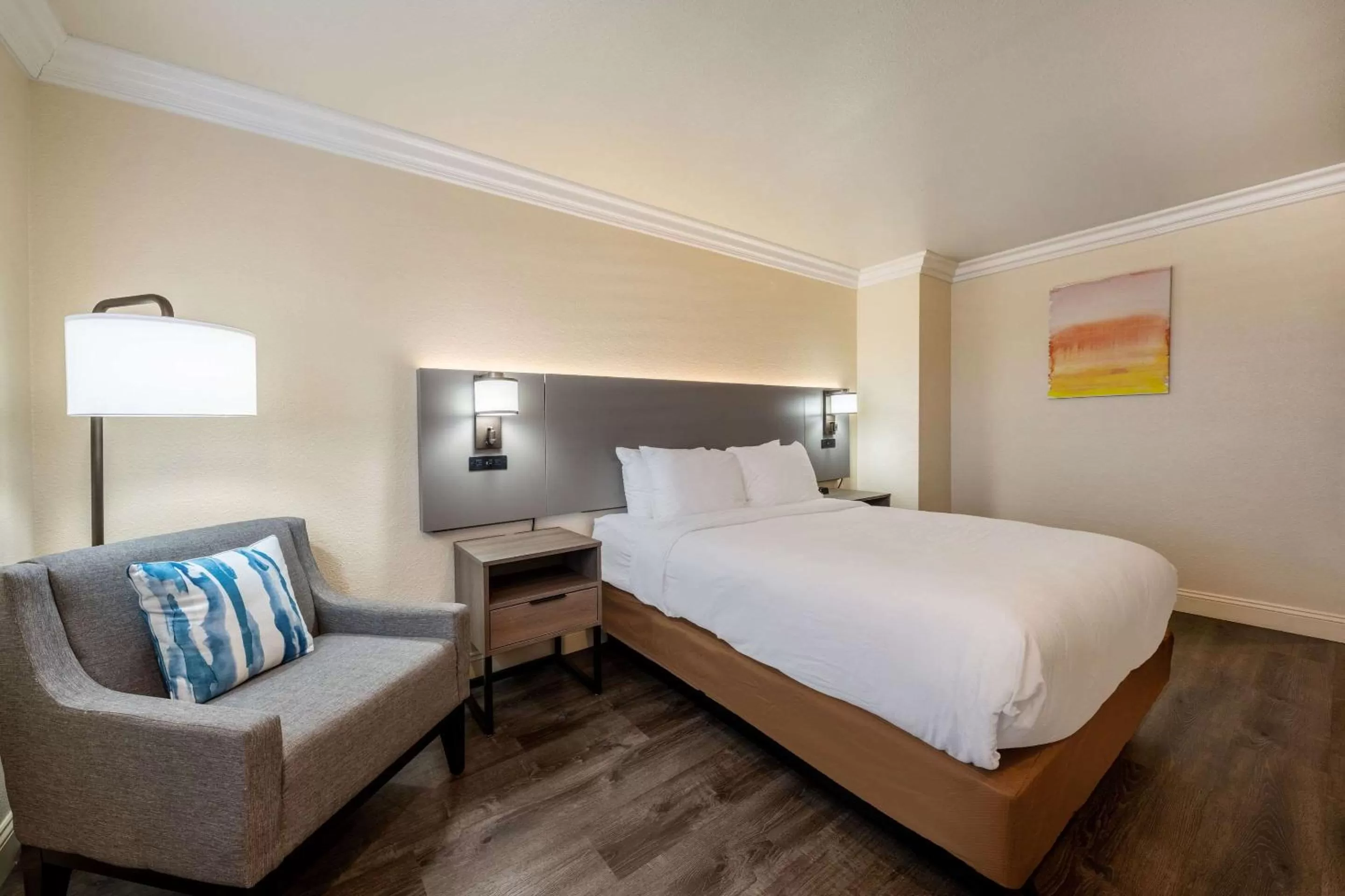 Bedroom, Bed in Comfort Inn Gilroy