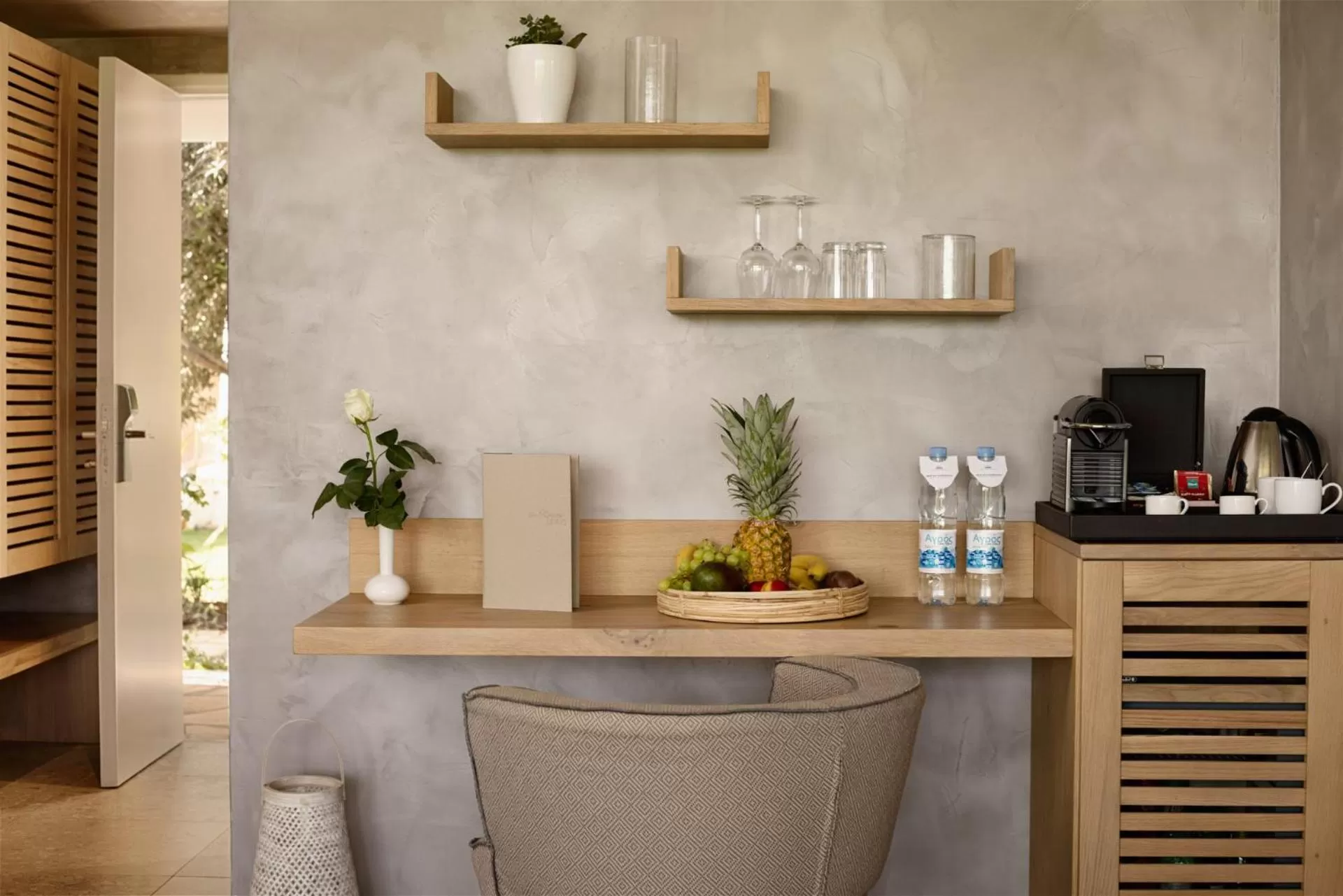 Coffee/tea facilities in Grecian Bay