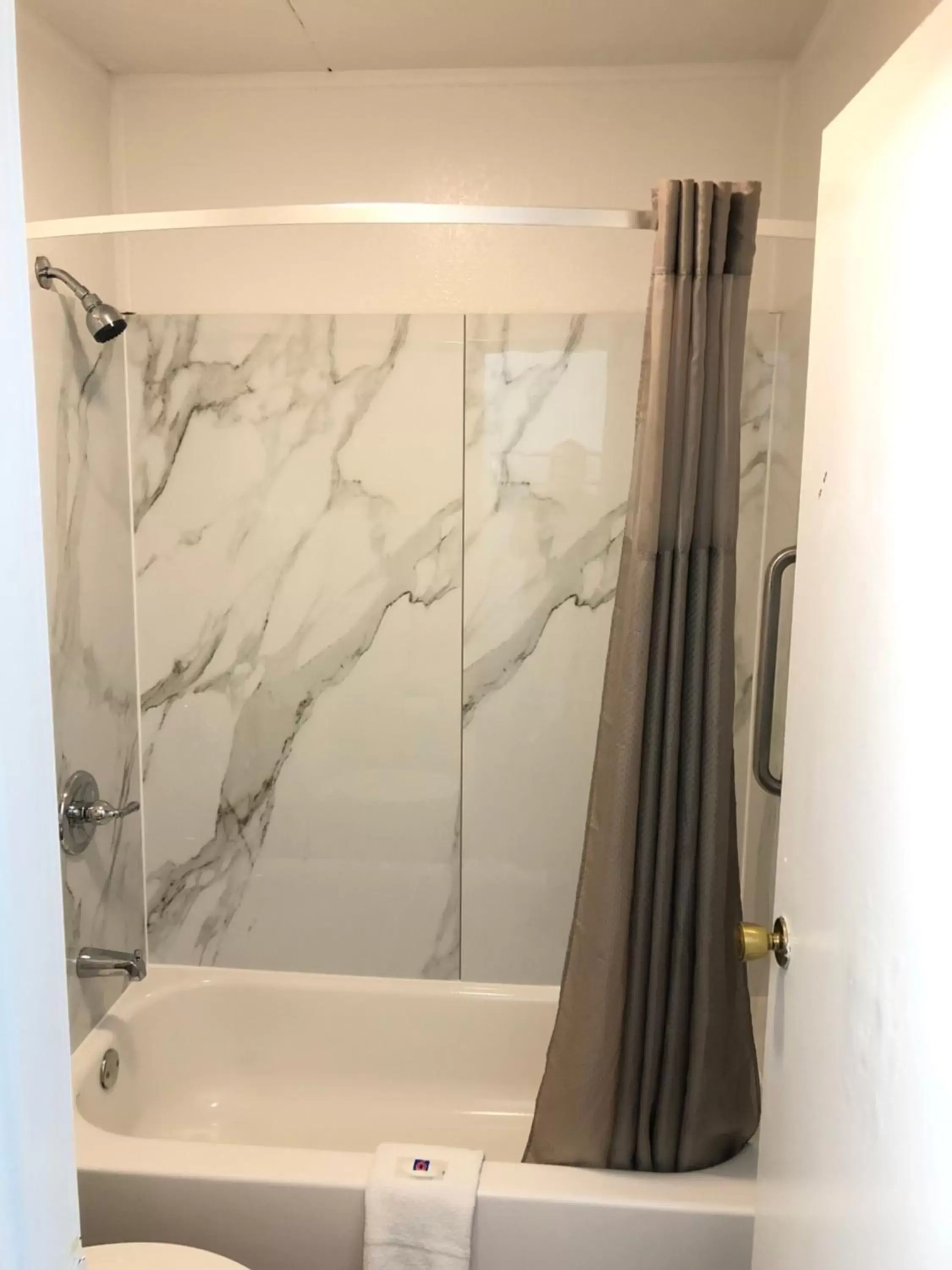 Bathroom in Motel 6-Parkersburg, WV Bathroom in Motel 6-Parkersburg, WV