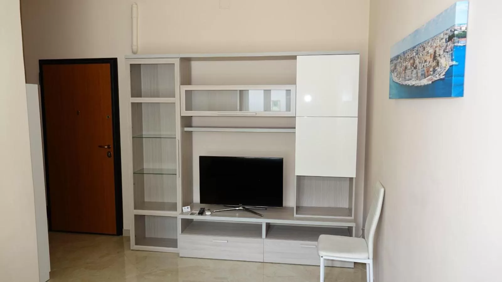 TV and multimedia in Cairoli Exclusive Rooms & Suite