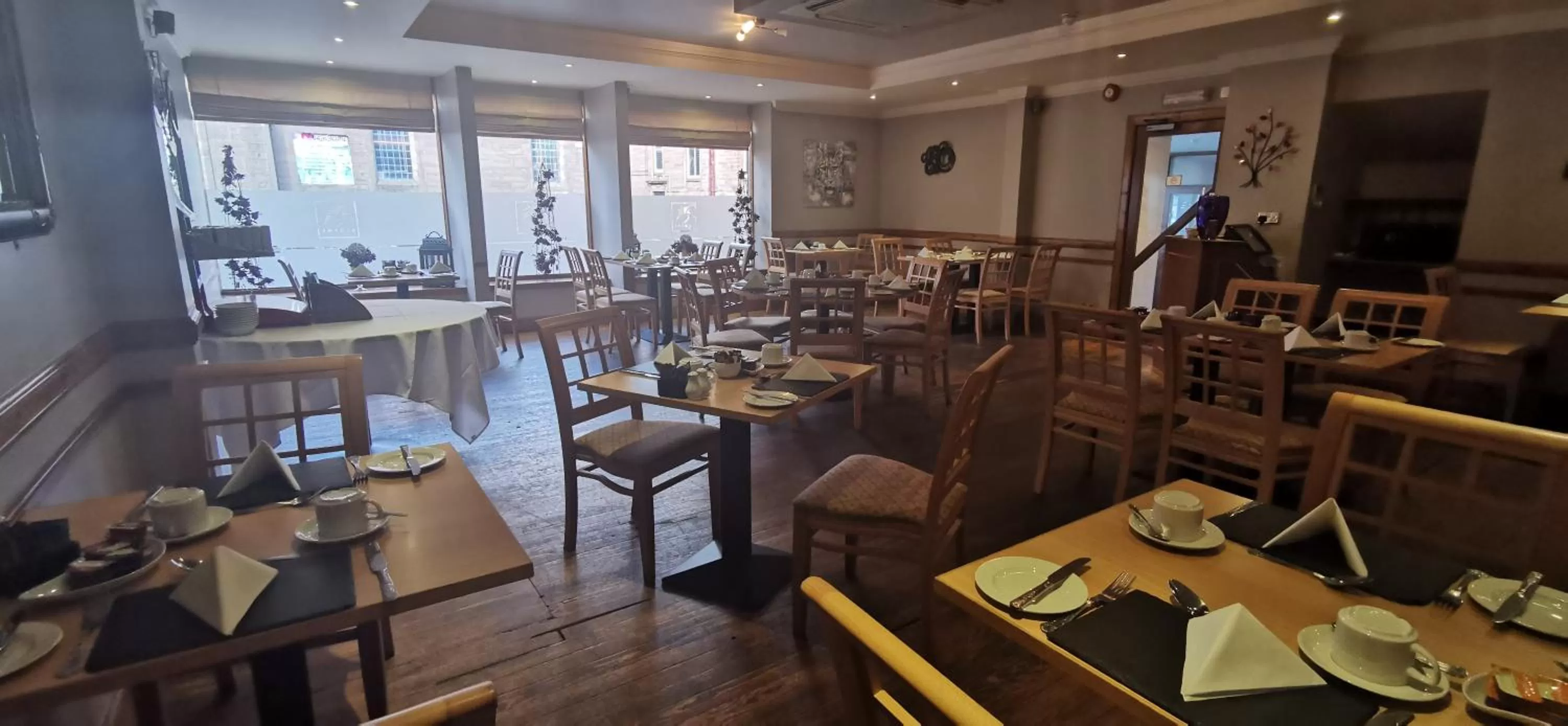 Restaurant/places to eat in The George Hotel