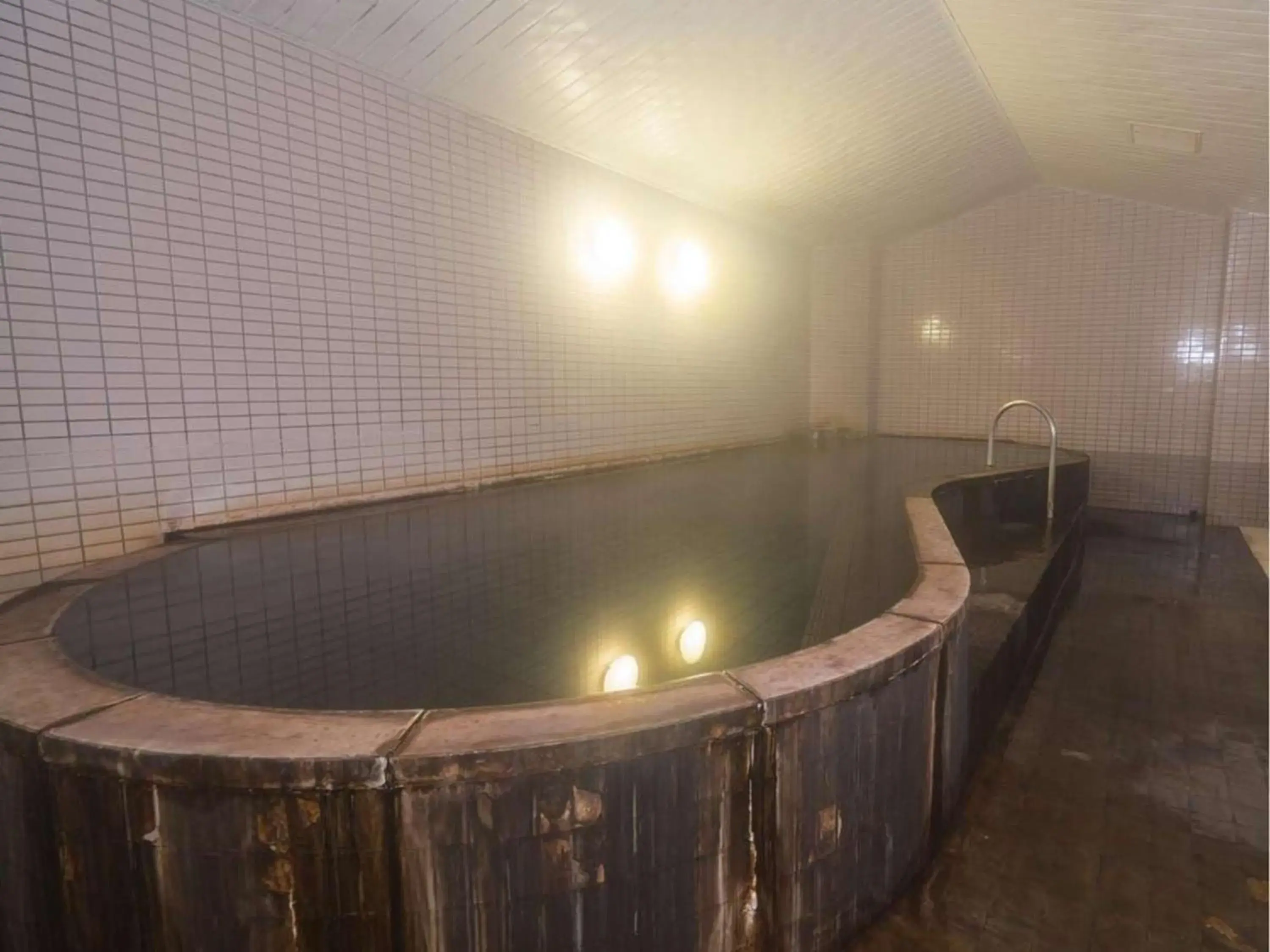 Hot Tub, Swimming Pool in Naeba Prince Hotel