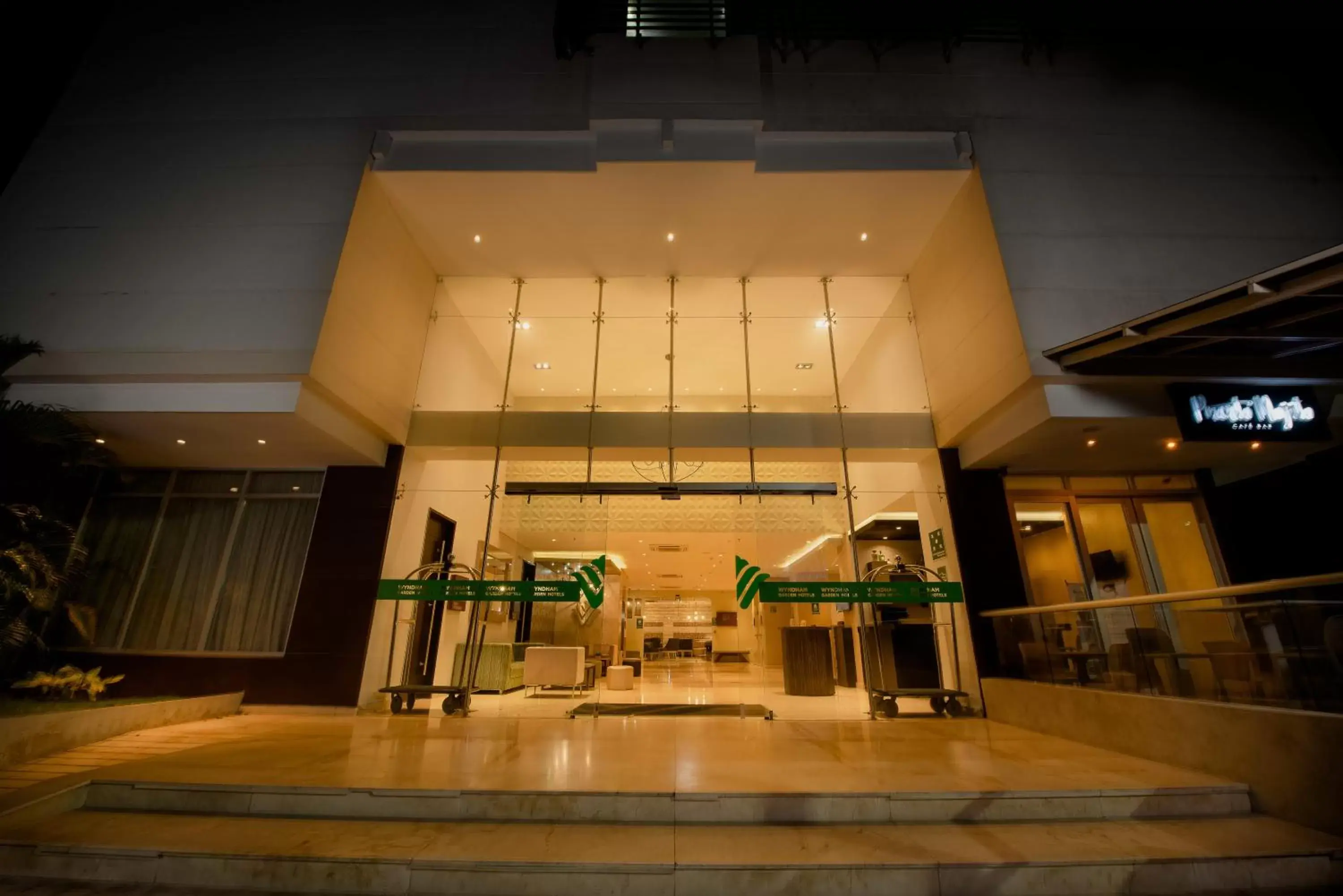 Facade/entrance in Wyndham Garden Barranquilla