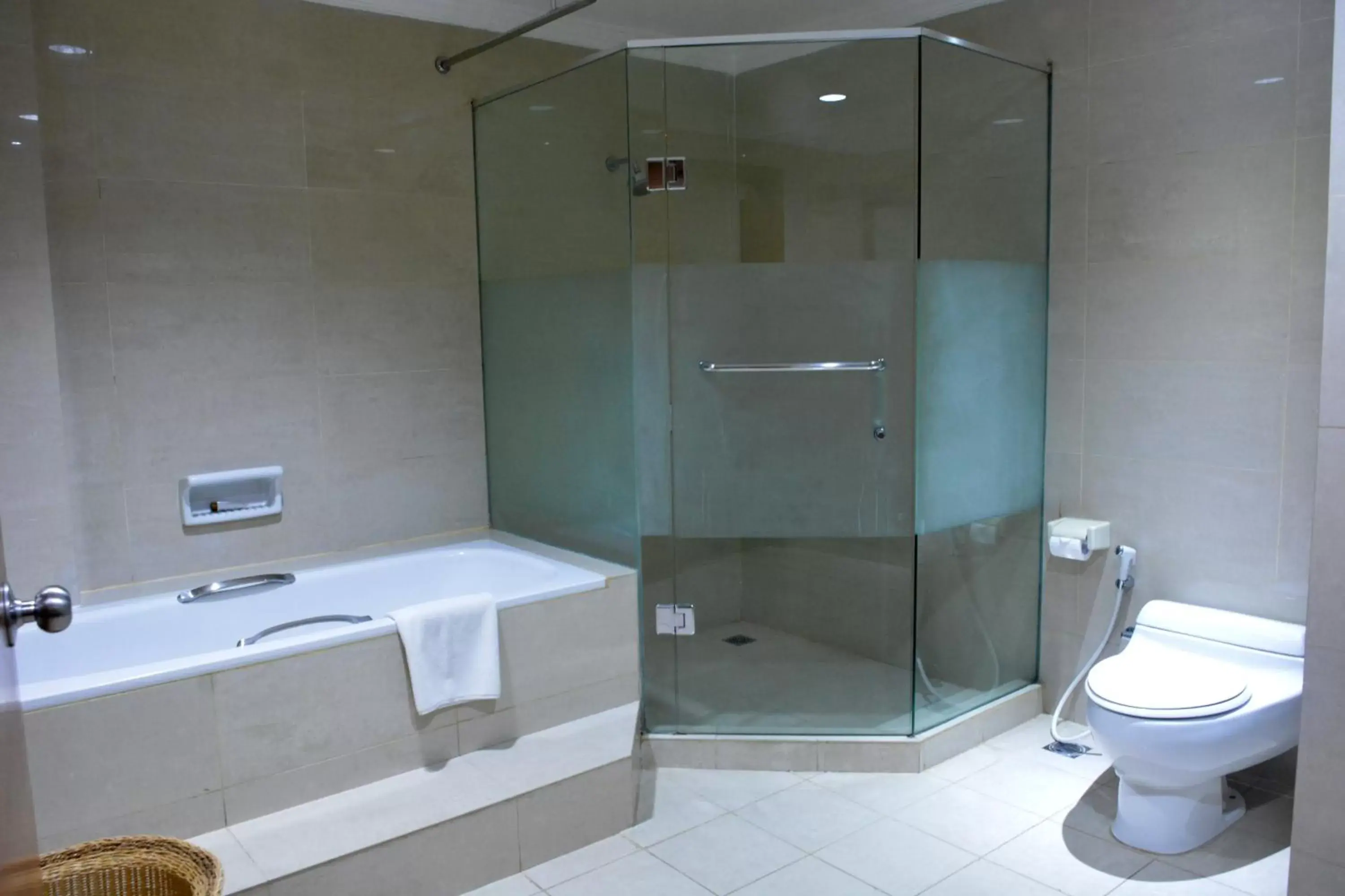 Bathroom in Grand Mercure Medan Angkasa