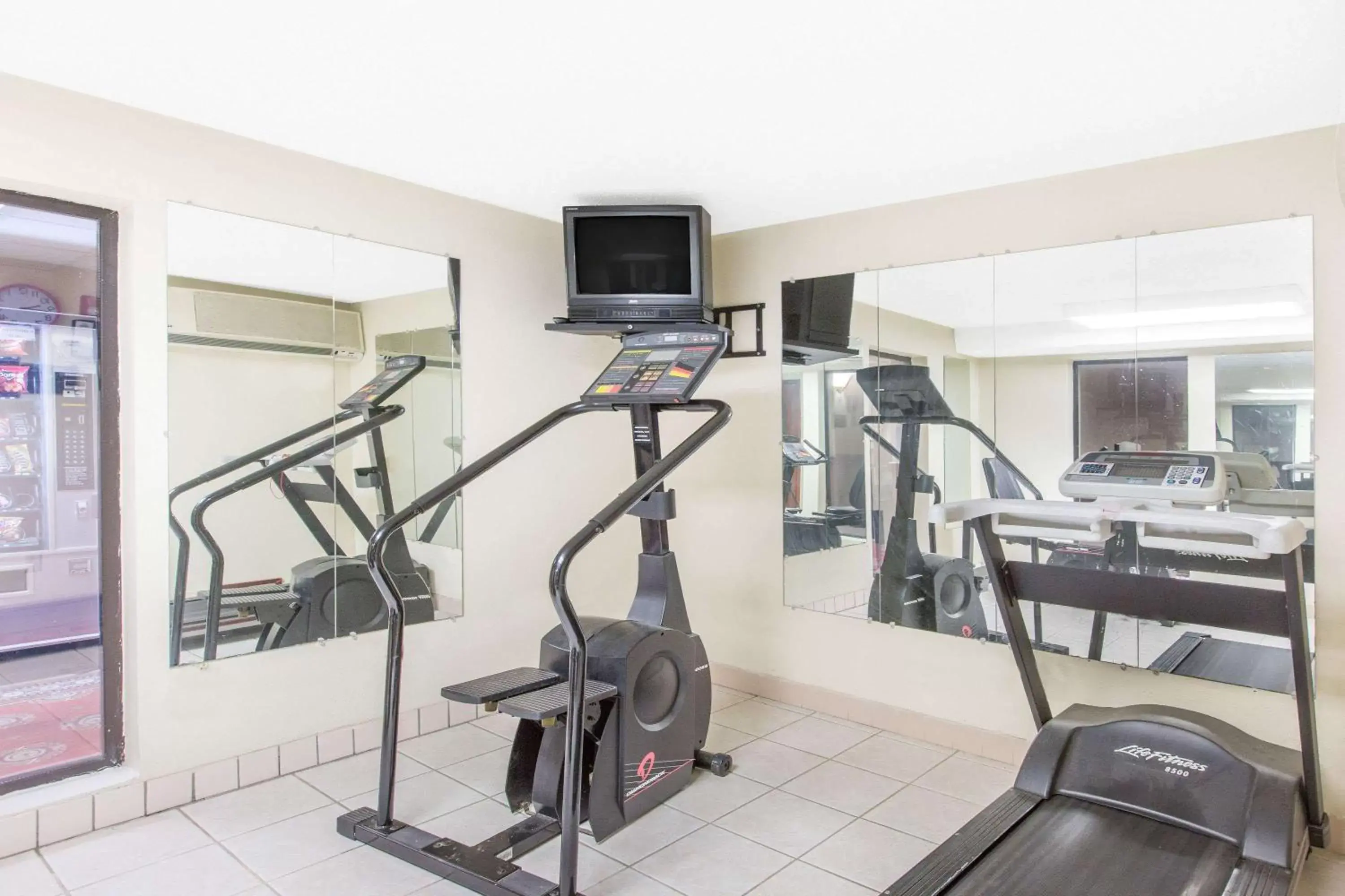 Fitness centre/facilities, Fitness Center/Facilities in Days Inn by Wyndham Effingham