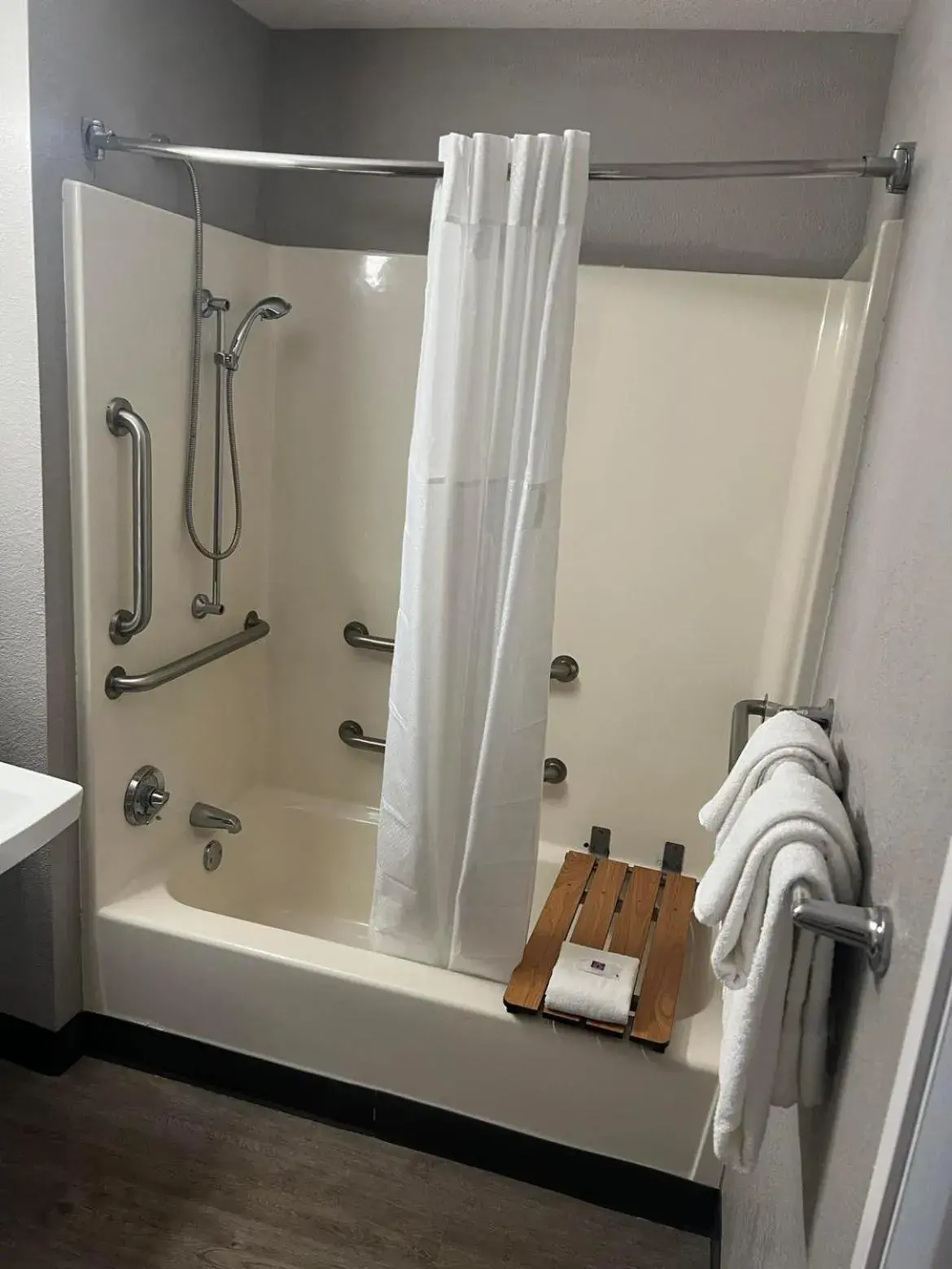 Bathroom in Motel 6-Lakeland, FL Bathroom in Motel 6-Lakeland, FL