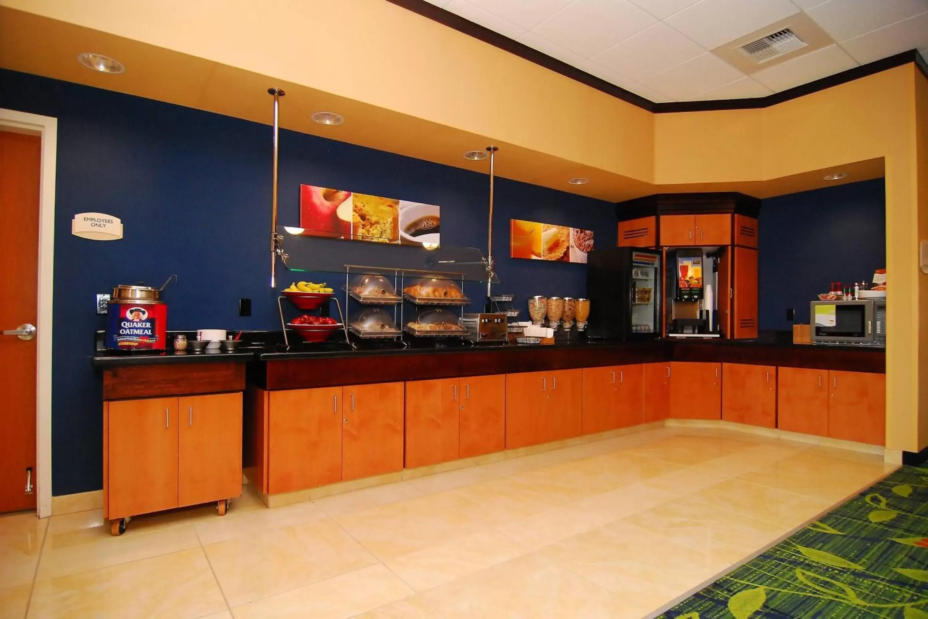 Breakfast, Restaurant/Places to Eat in Fairfield Inn & Suites Tehachapi