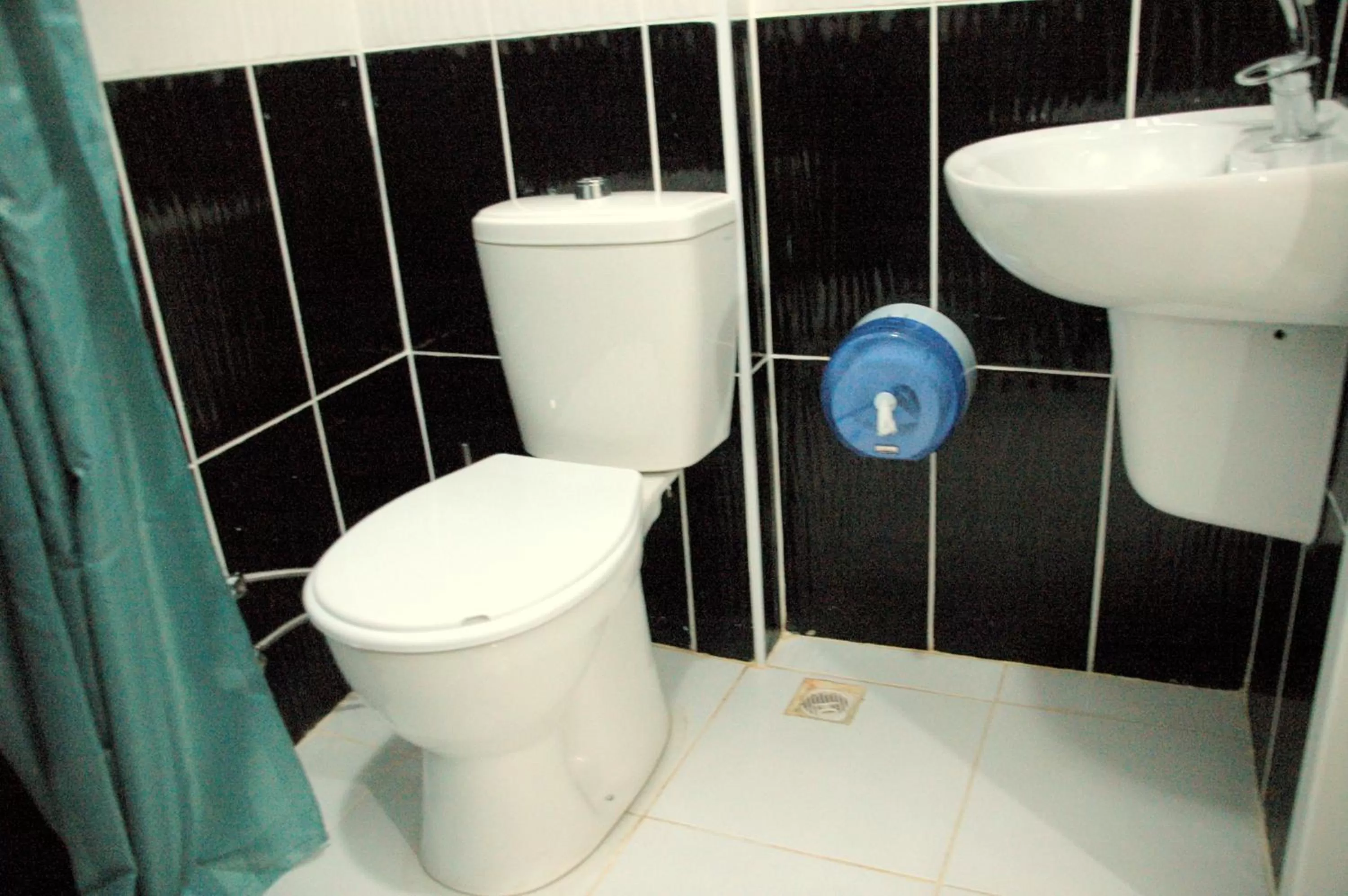 Bathroom in Tolga Hotel