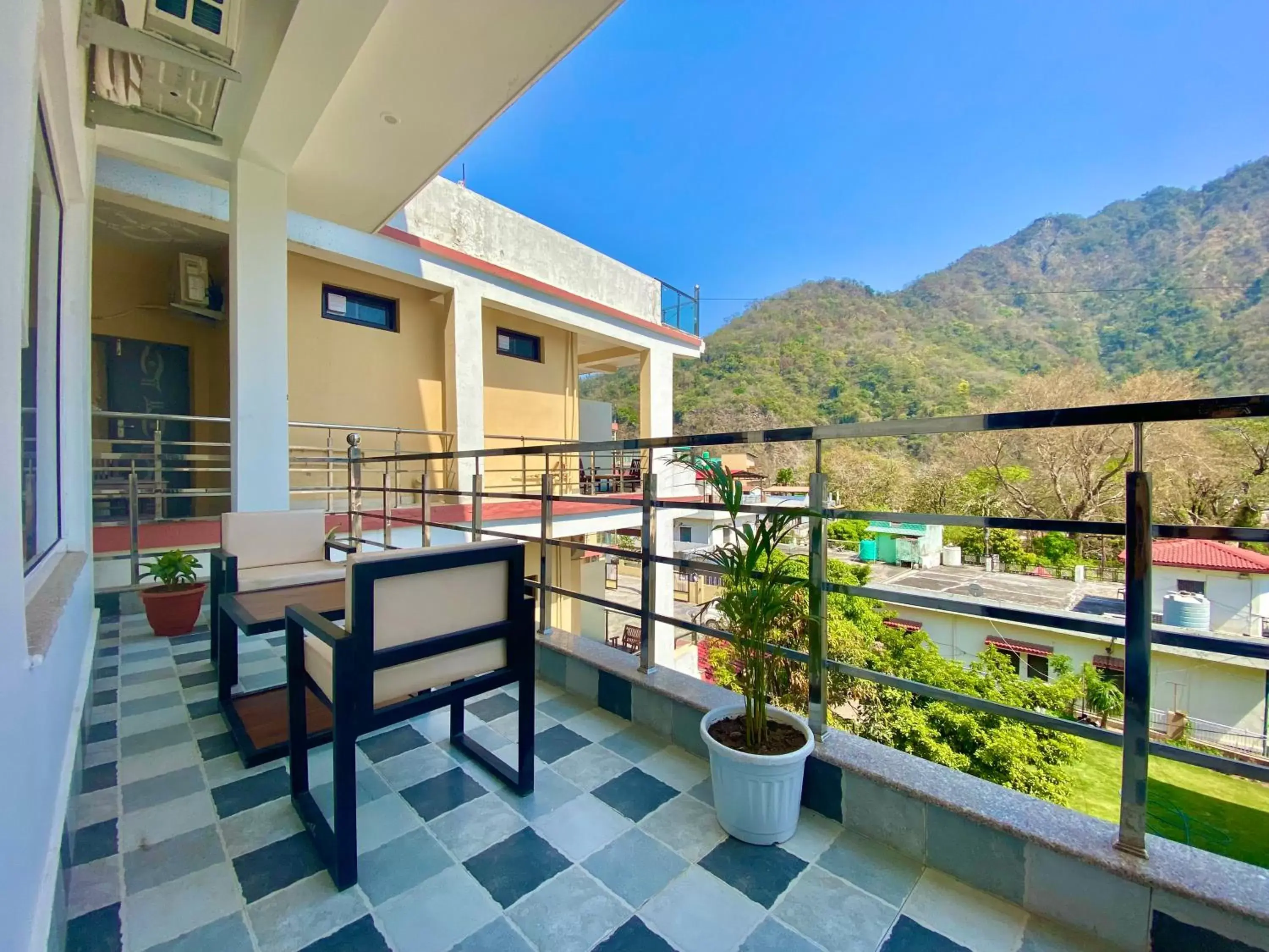 View (from property/room), Balcony/Terrace in Hotel Wraveler Inn Rishikesh