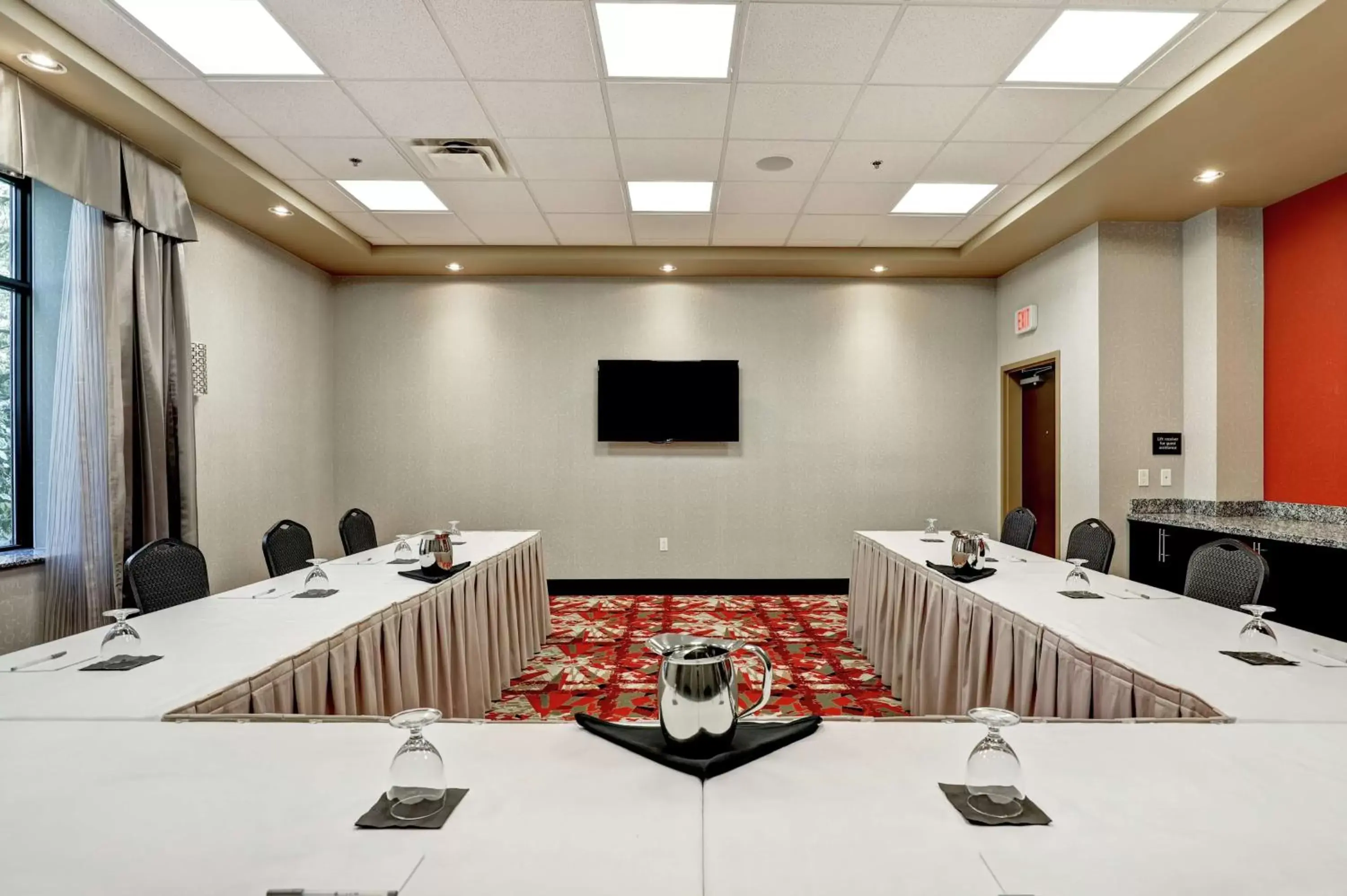 Meeting/conference room, Business Area/Conference Room in Hampton Inn by Hilton Chilliwack