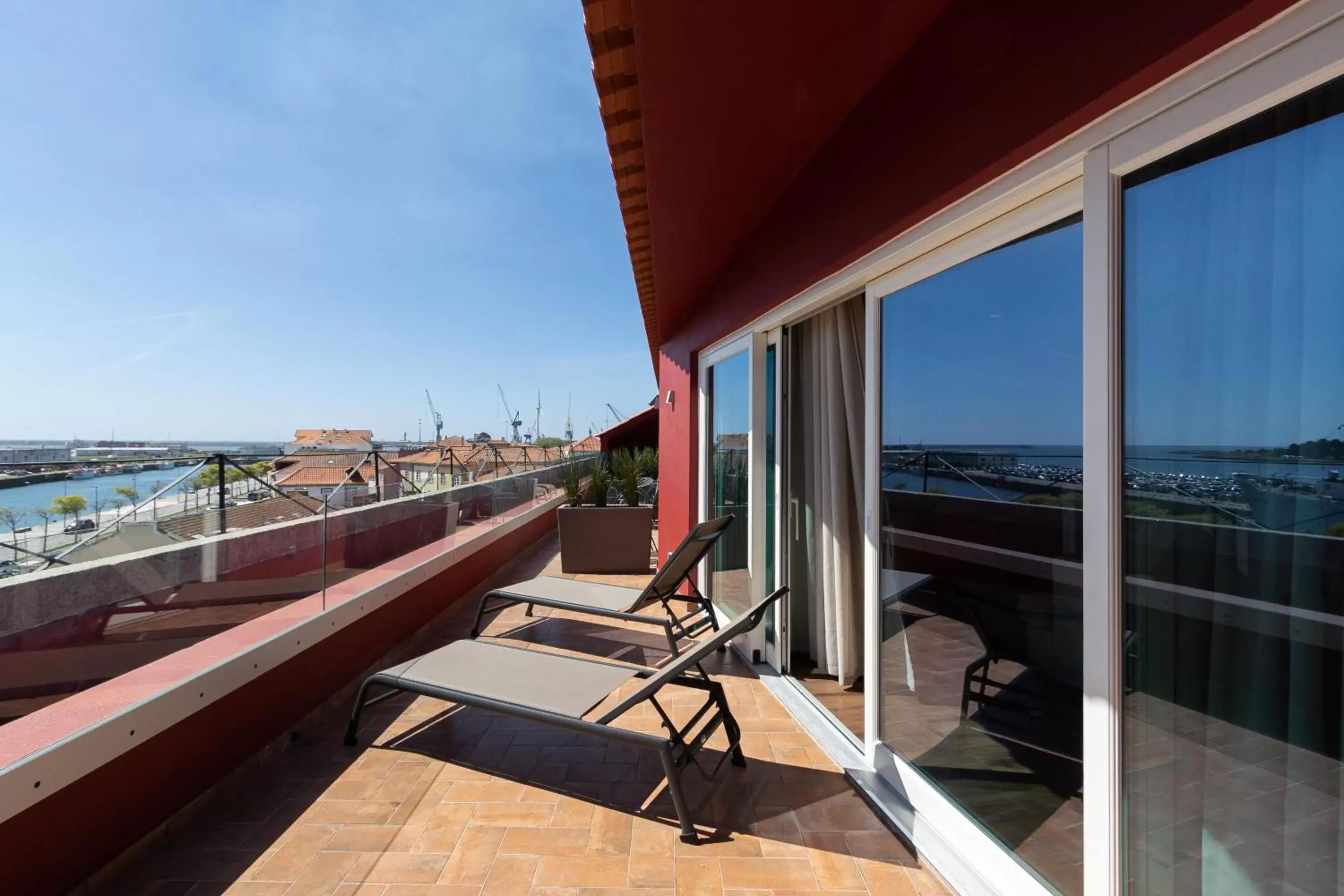 Photo of the whole room, Balcony/Terrace in AP Dona Aninhas