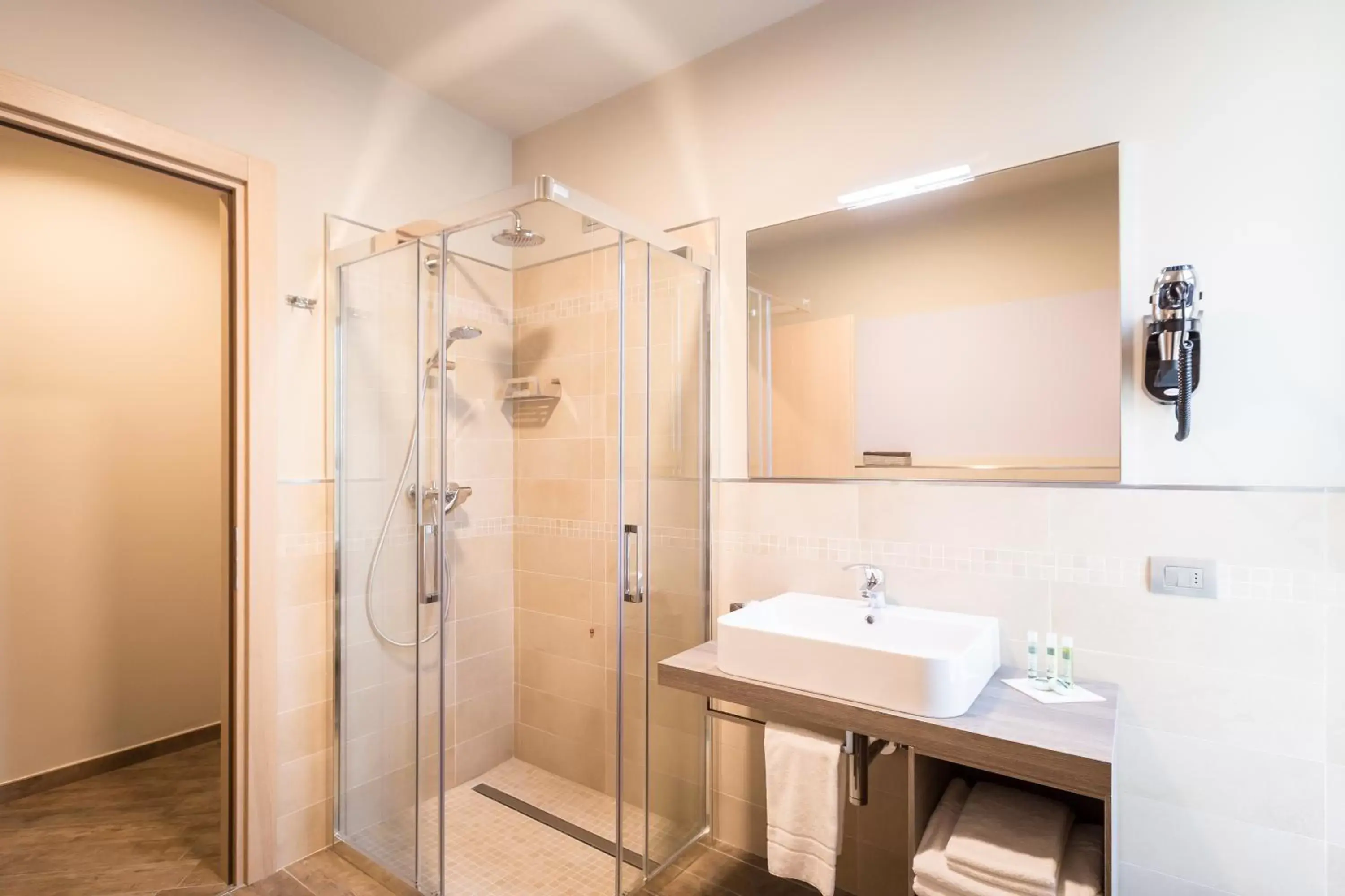 Photo of the whole room, Bathroom in Hotel Monteverde