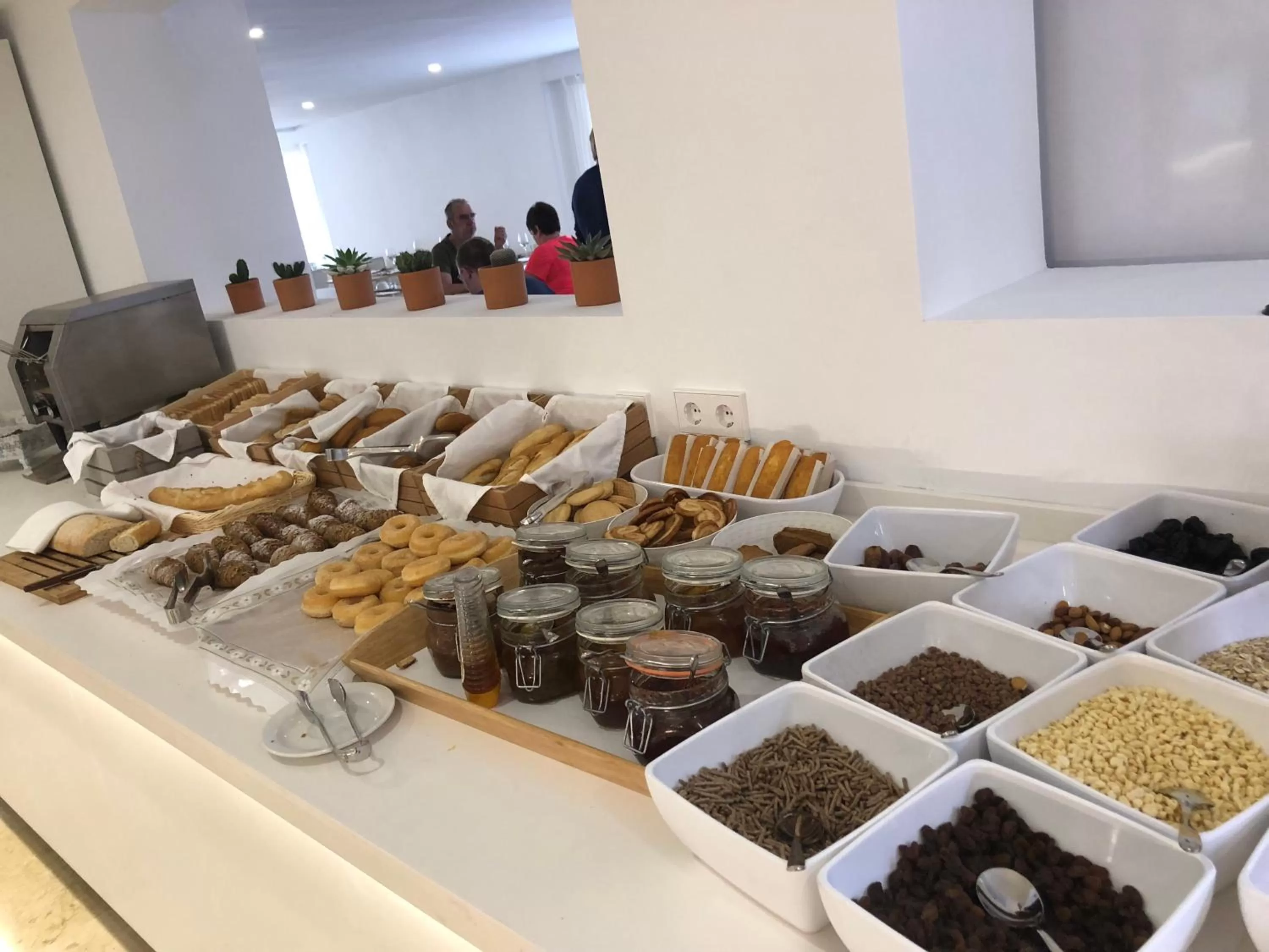 Food and drinks in Hotel Torá