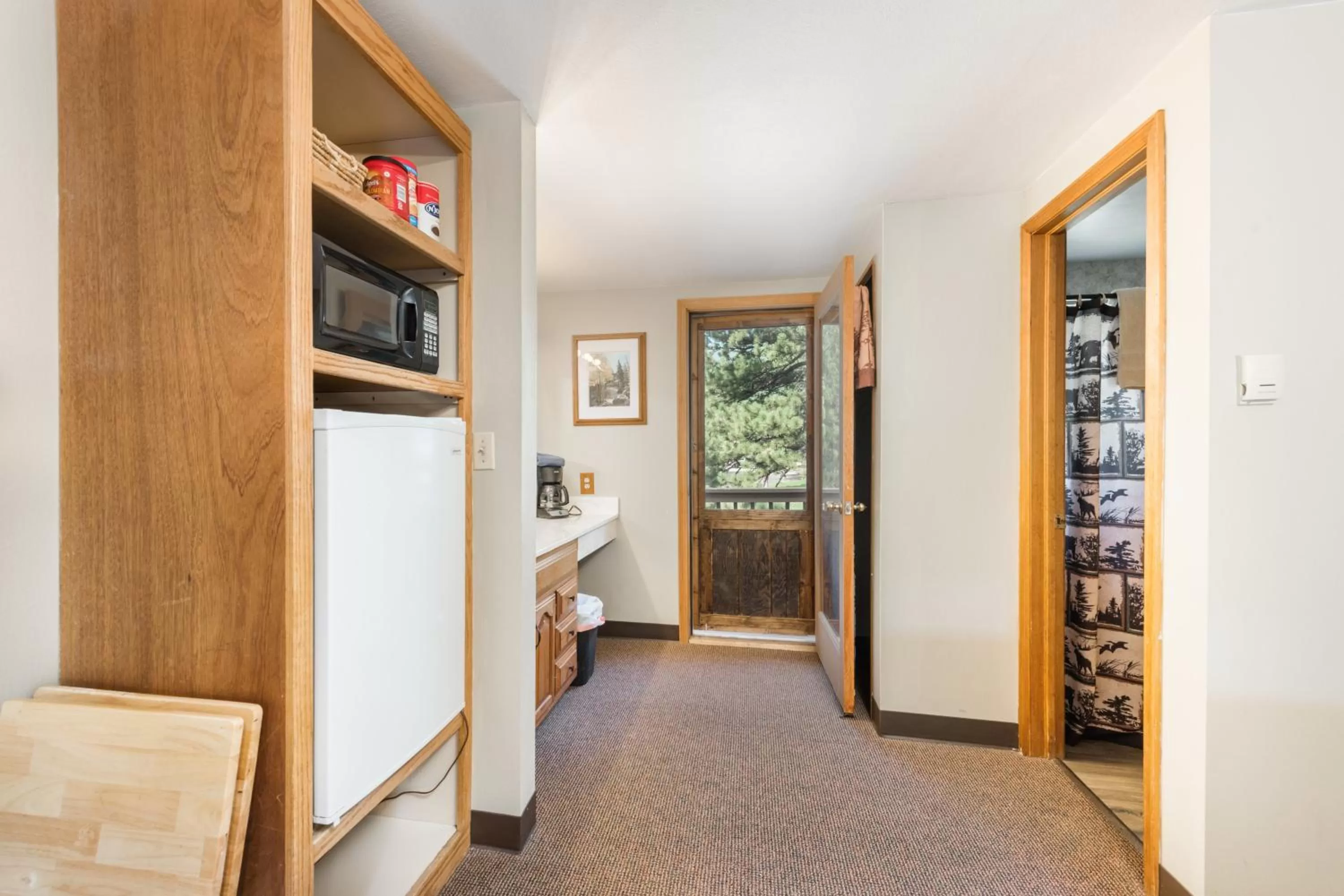 4 Seasons Inn on Fall River