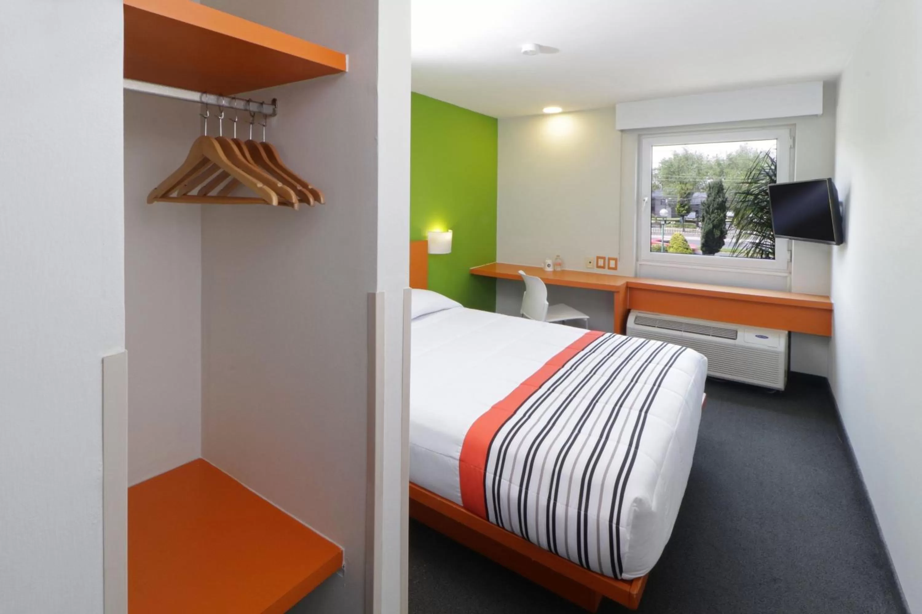 Bedroom, Bed in City Express Junior by Marriott Toluca Aeropuerto