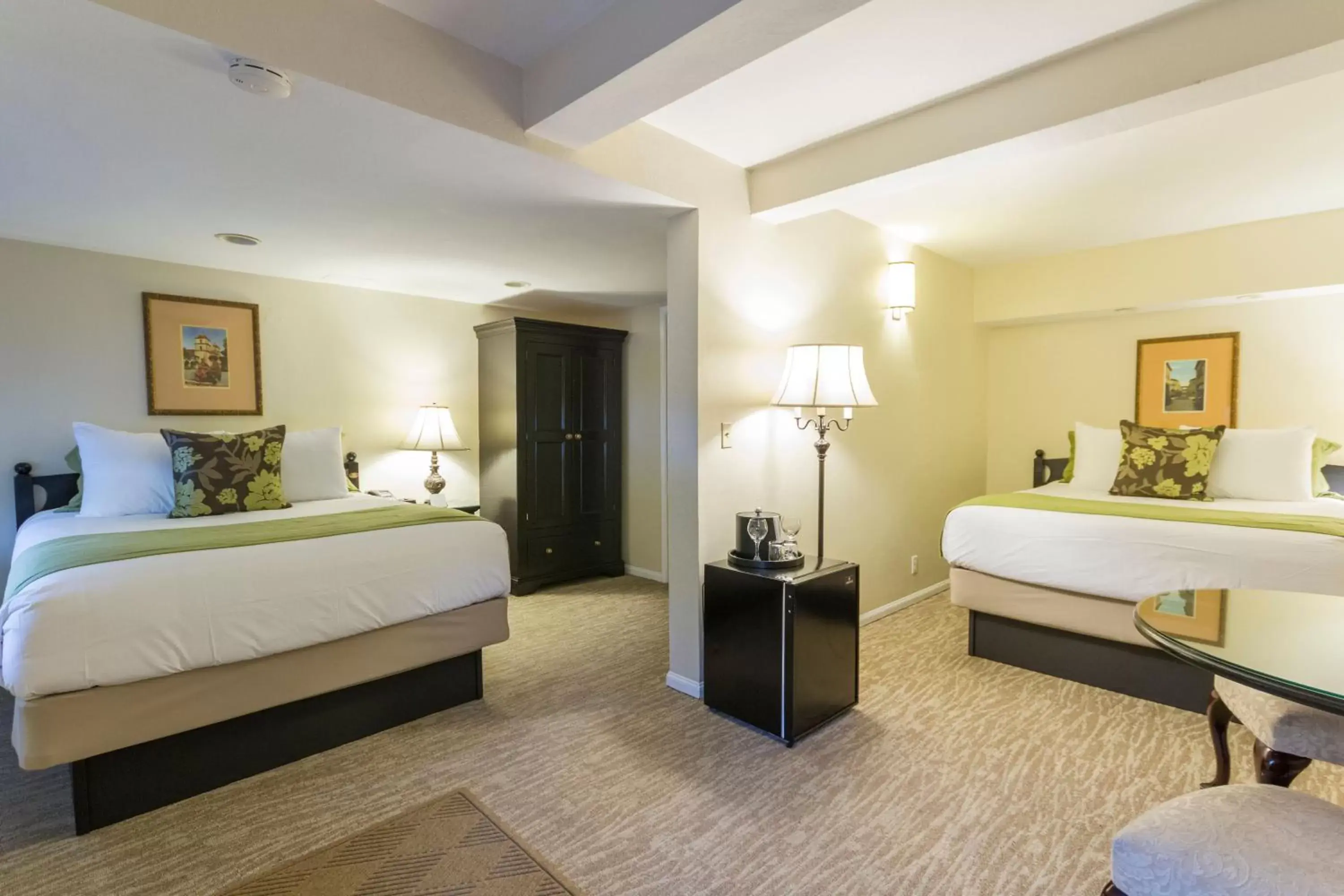 Bed in Coast Village Inn Bed in Coast Village Inn