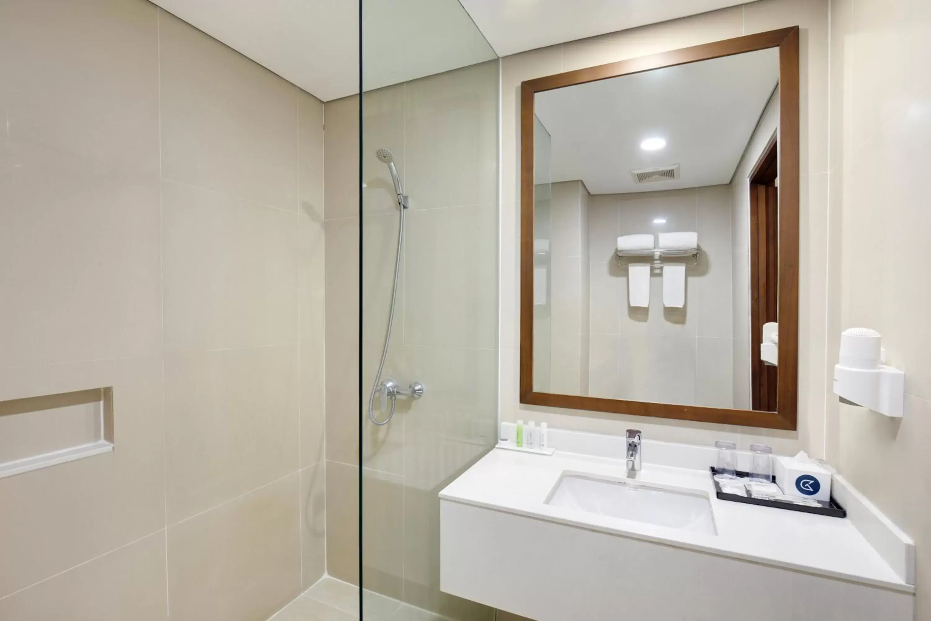 Bathroom in Golden Tulip Pontianak