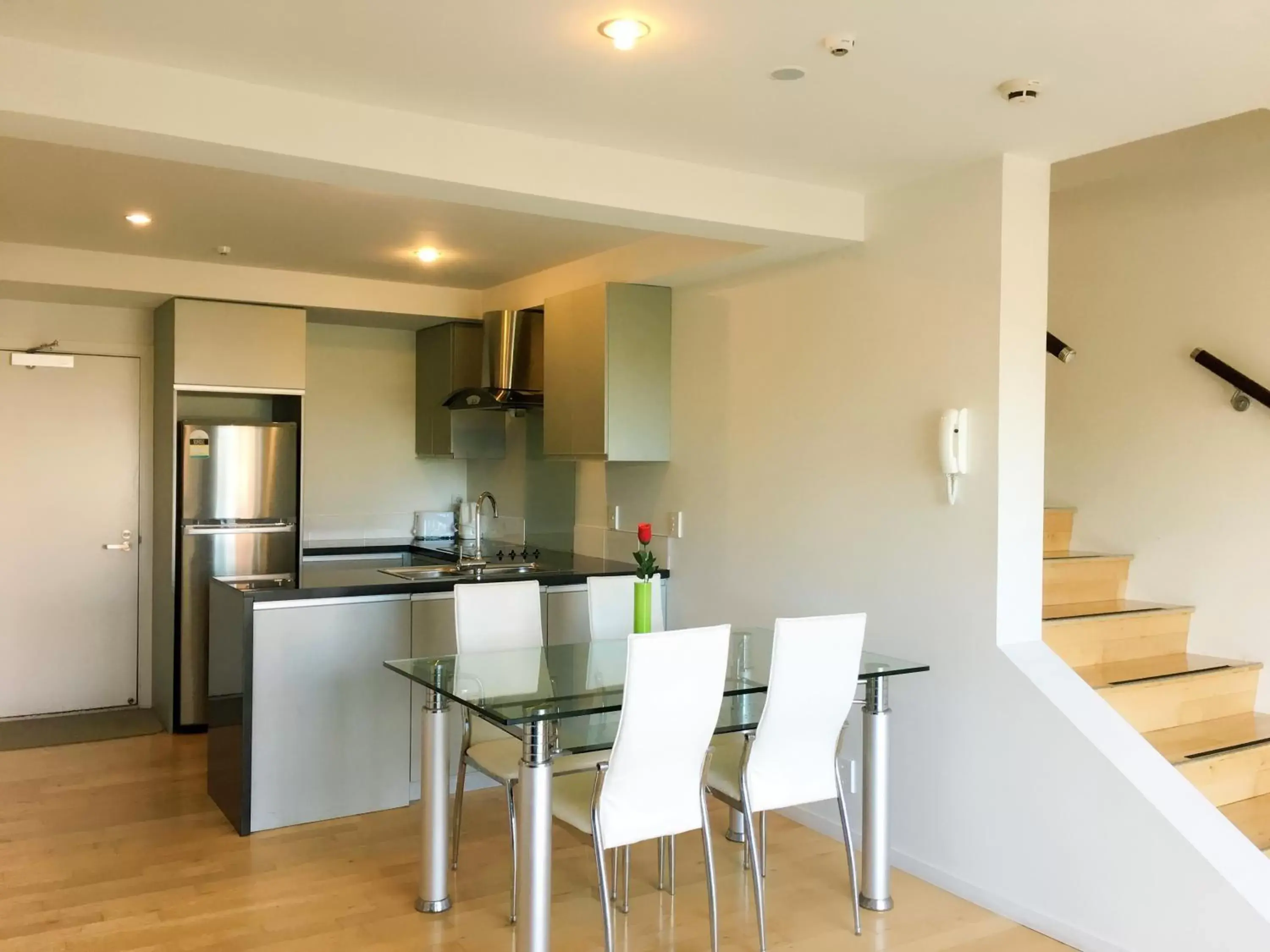 Dining area, Kitchen/Kitchenette in BeachLife Apartments