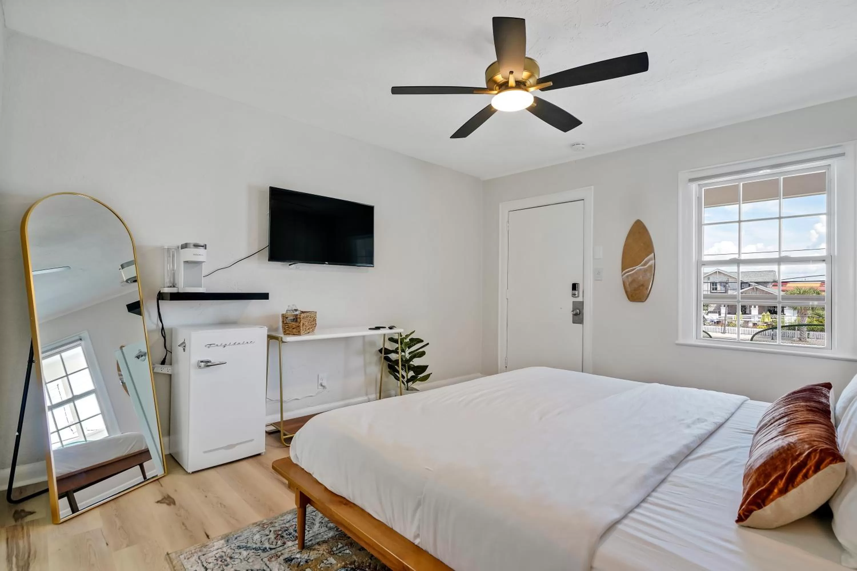 Bed in The Starlite Inn