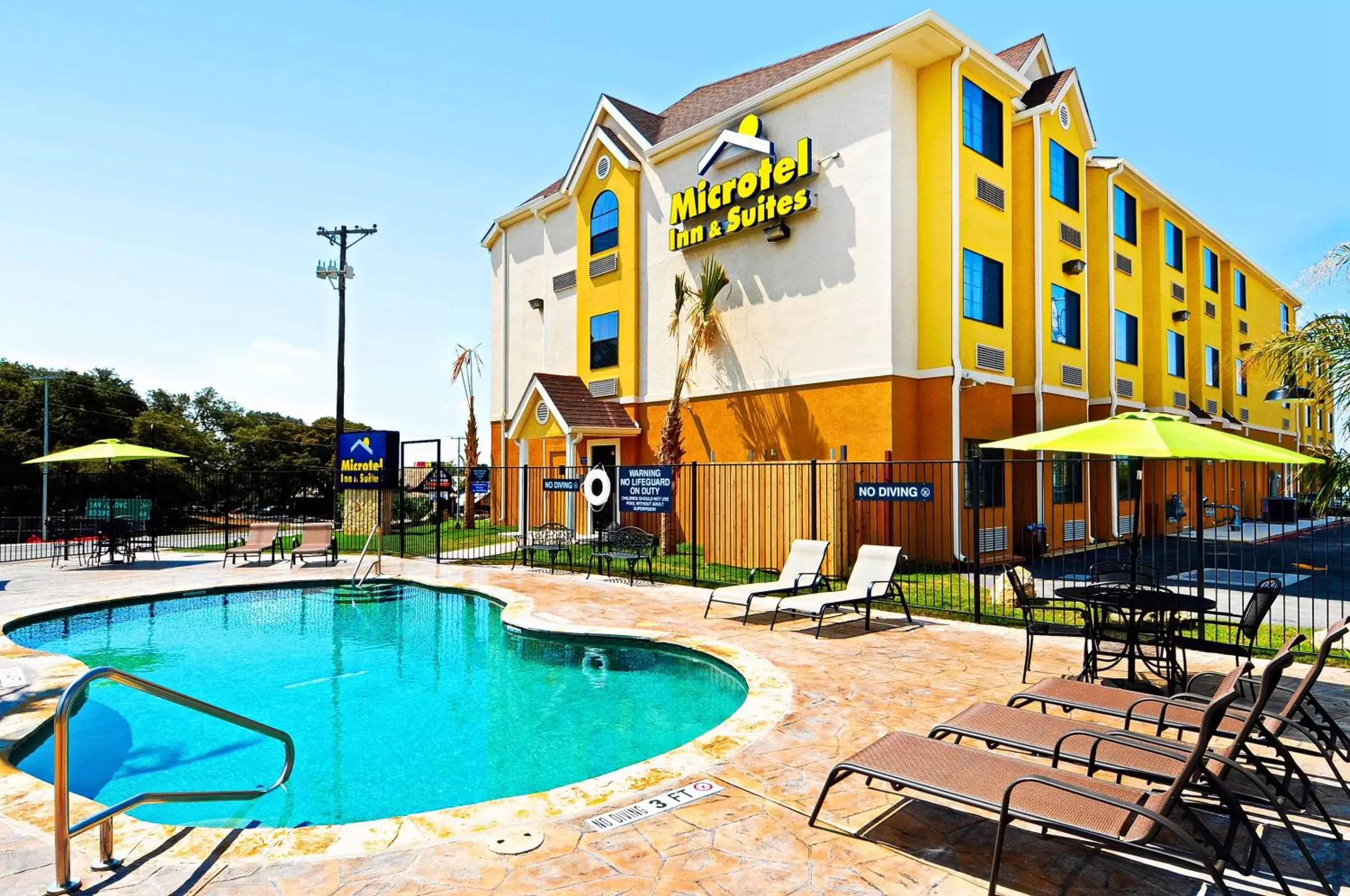 Facade/entrance, Property Building in Microtel Inn & Suites by Wyndham New Braunfels I-35