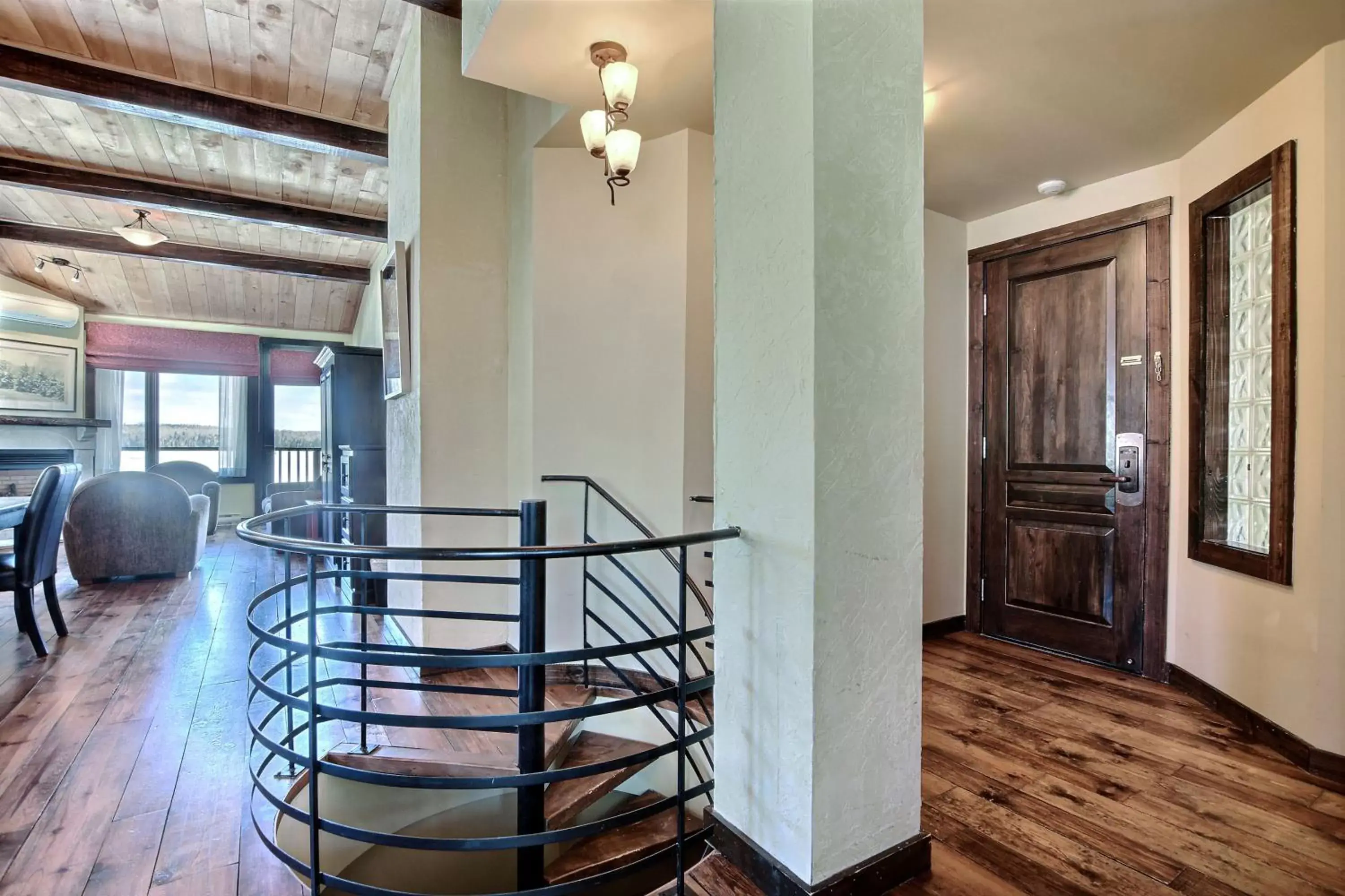 Royal Condo - single occupancy in Les Condos Du Lac Taureau- Rooms & Condos Royal Condo - single occupancy in Les Condos Du Lac Taureau- Rooms & Condos