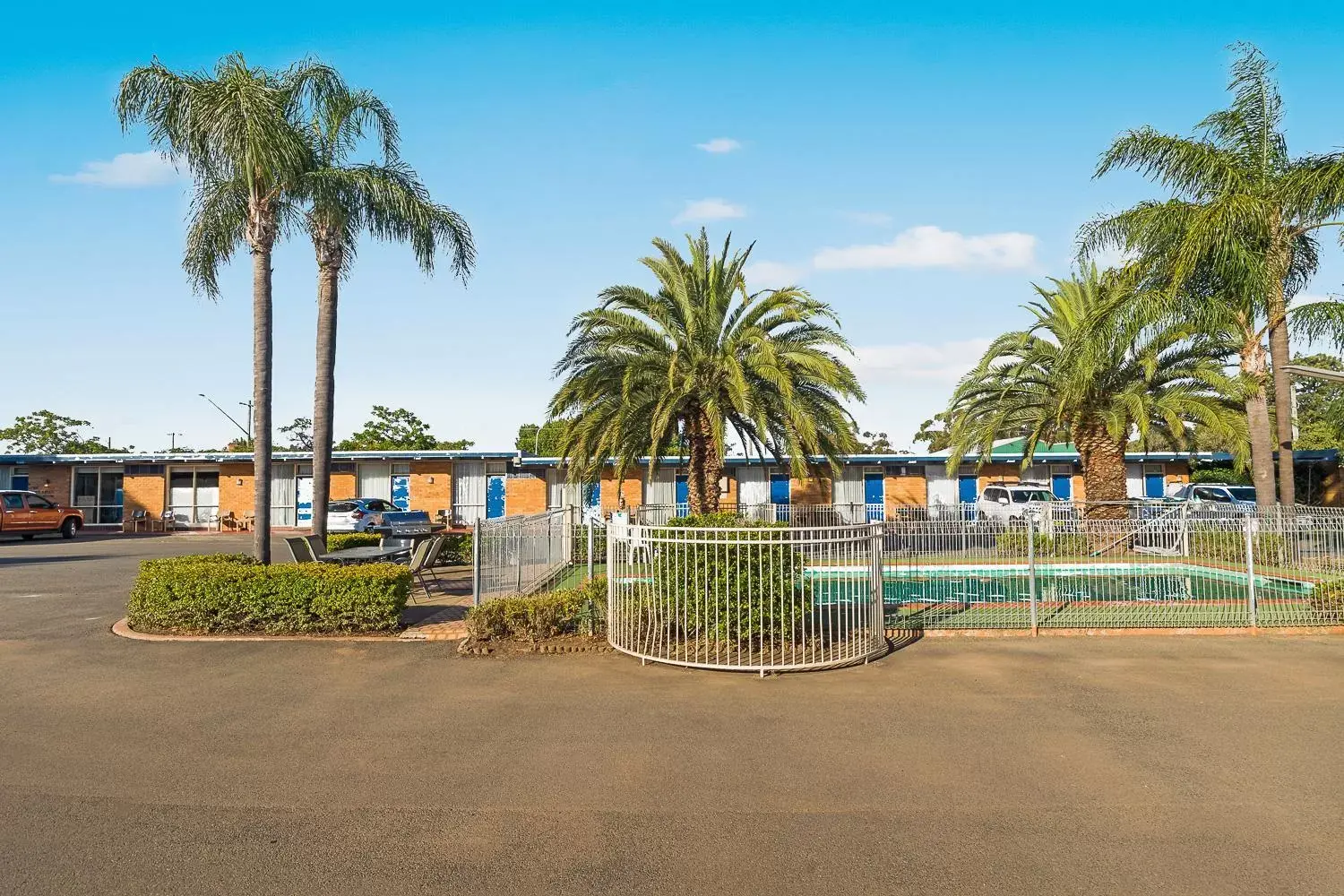 Swimming Pool in Plainsman Motel