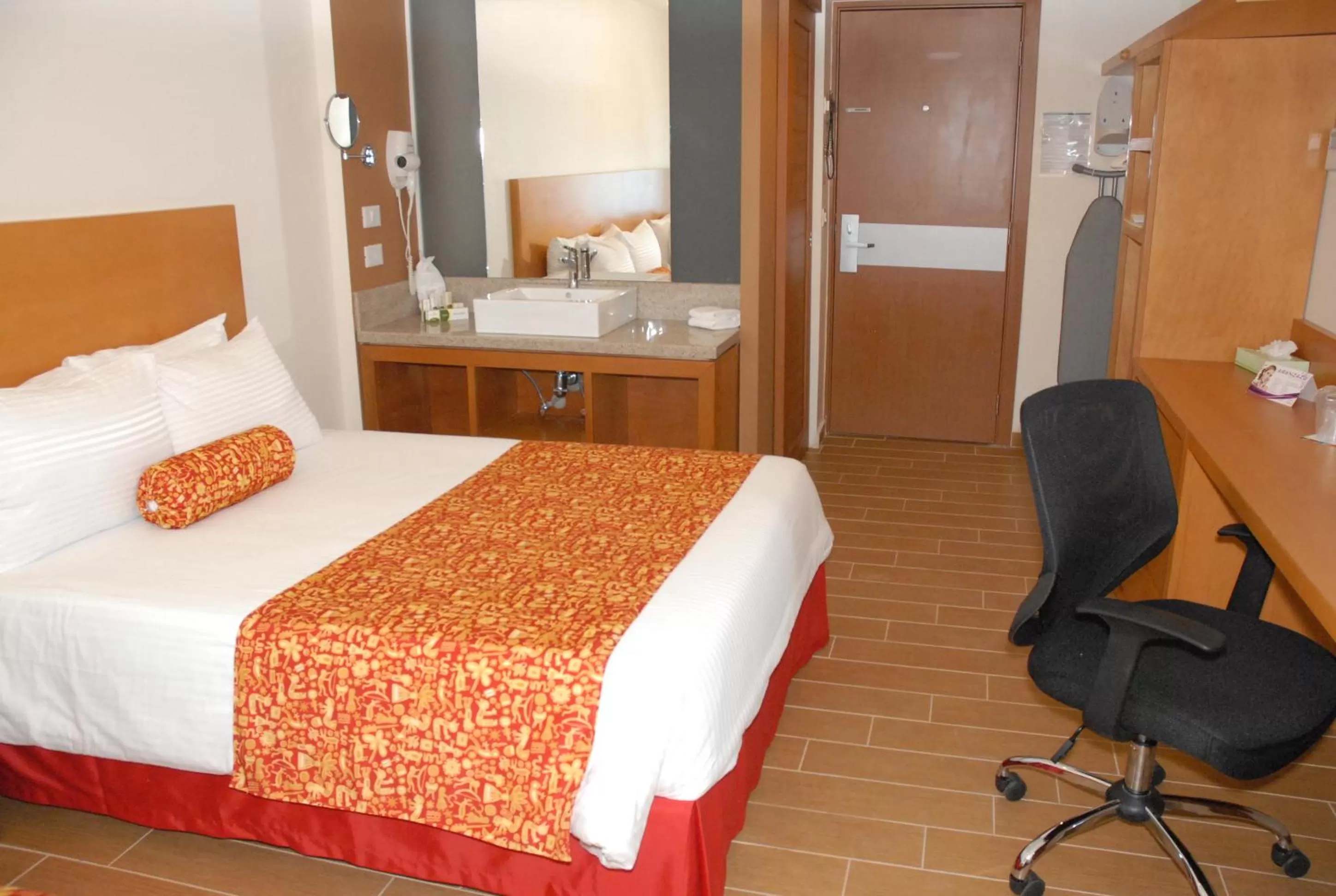 Toilet, Bed in Aranzazu Centro Historico