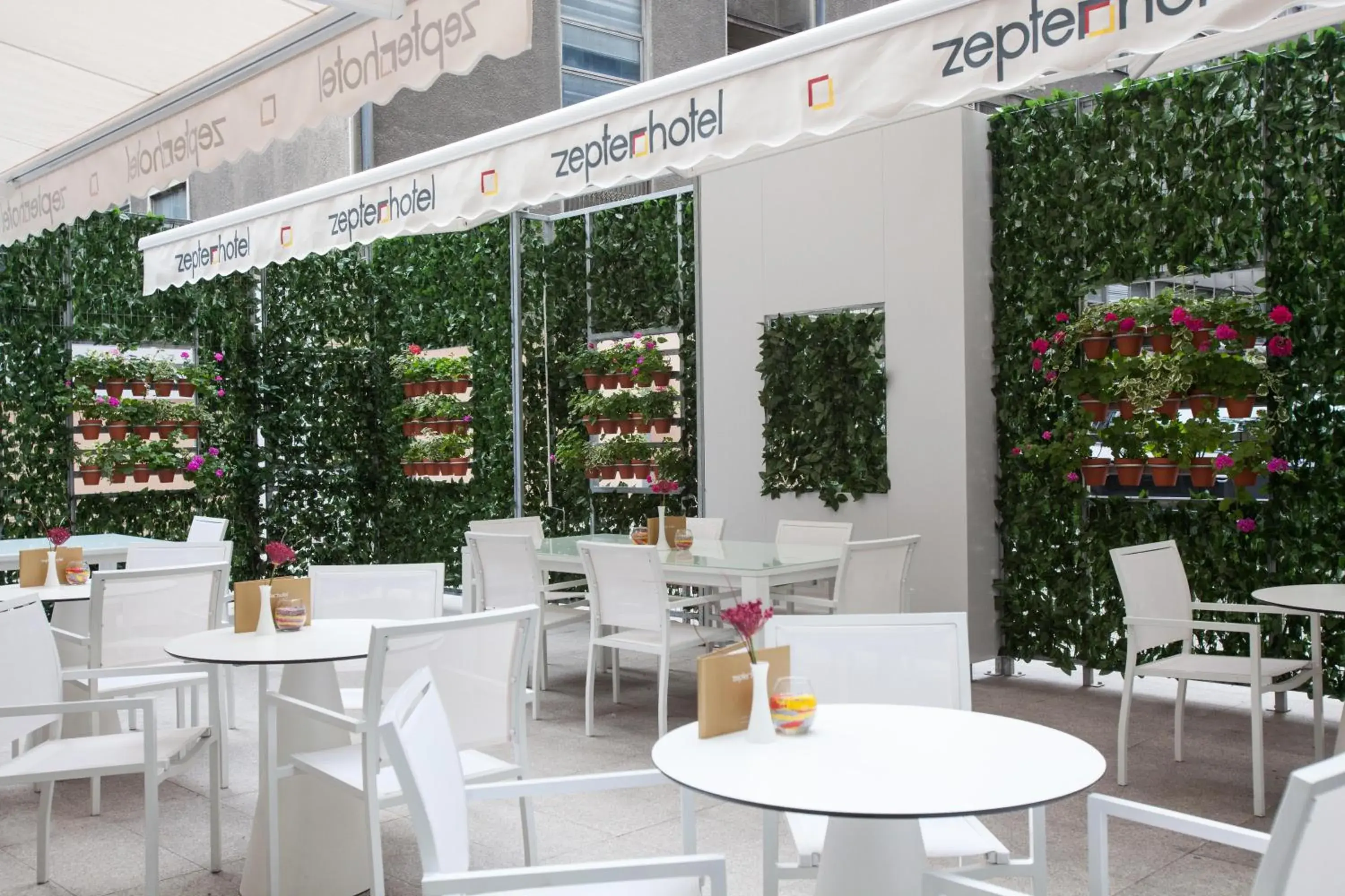 Garden, Restaurant/Places to Eat in Zepter Hotel