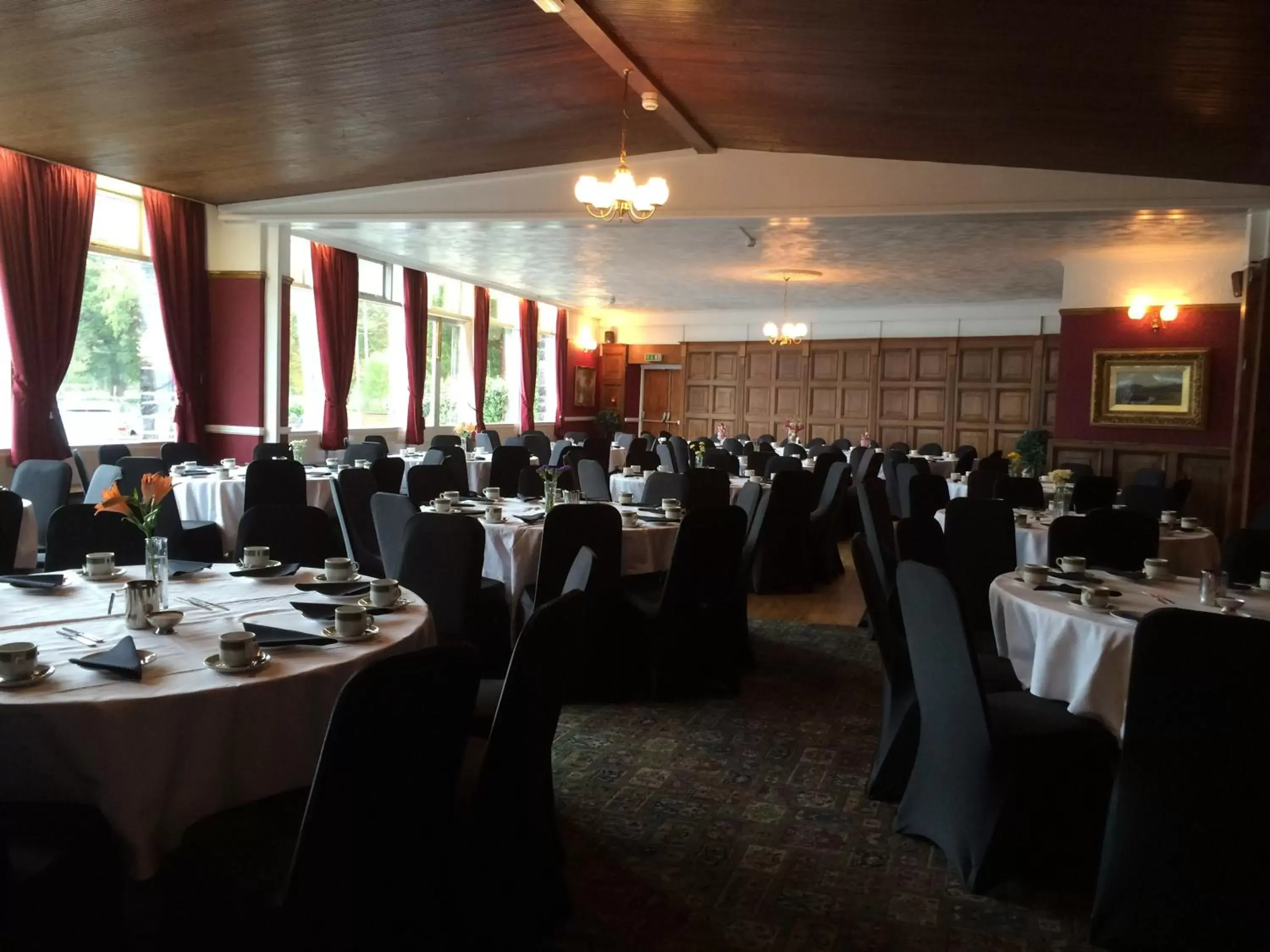 Banquet/Function facilities, Restaurant/Places to Eat in The Eagles Hotel