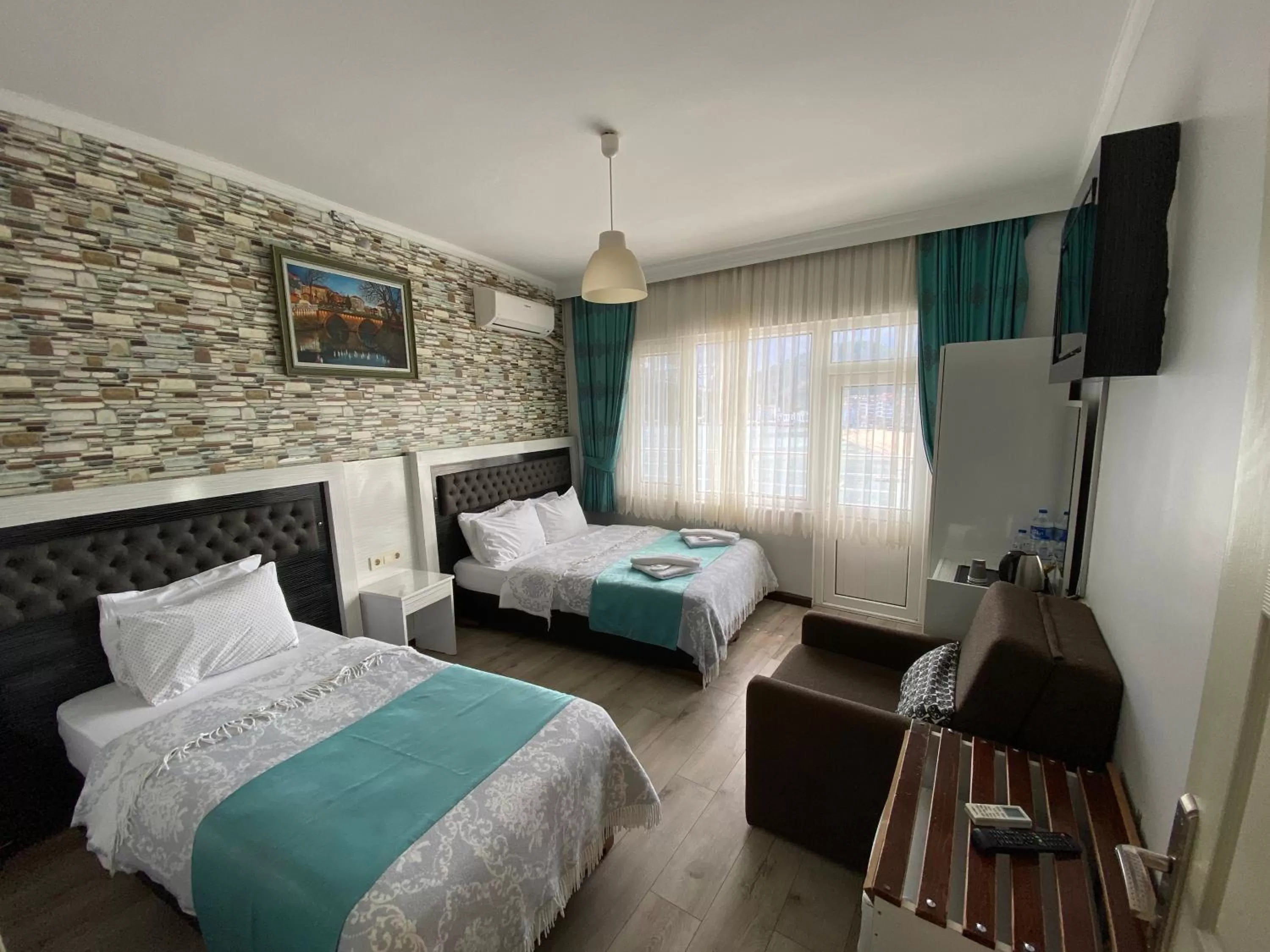 Photo of the whole room in AMASRA Marina Pansiyon