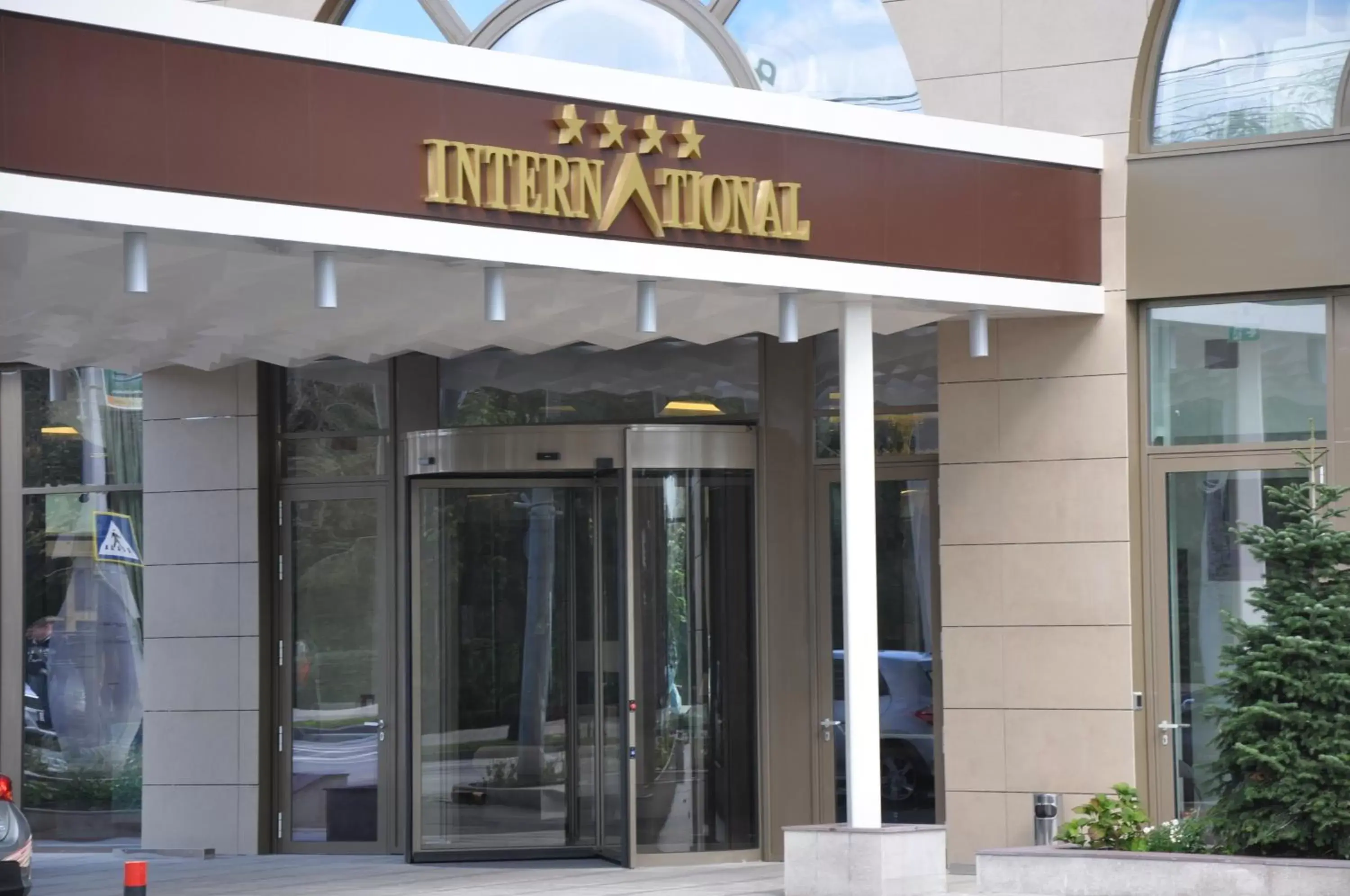 Facade/entrance in Hotel International Iasi